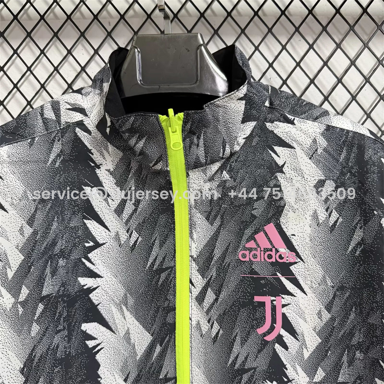 SIUjerseys-Juventus 25-26 Double Sided Reversible Windbreaker - Black & Grey