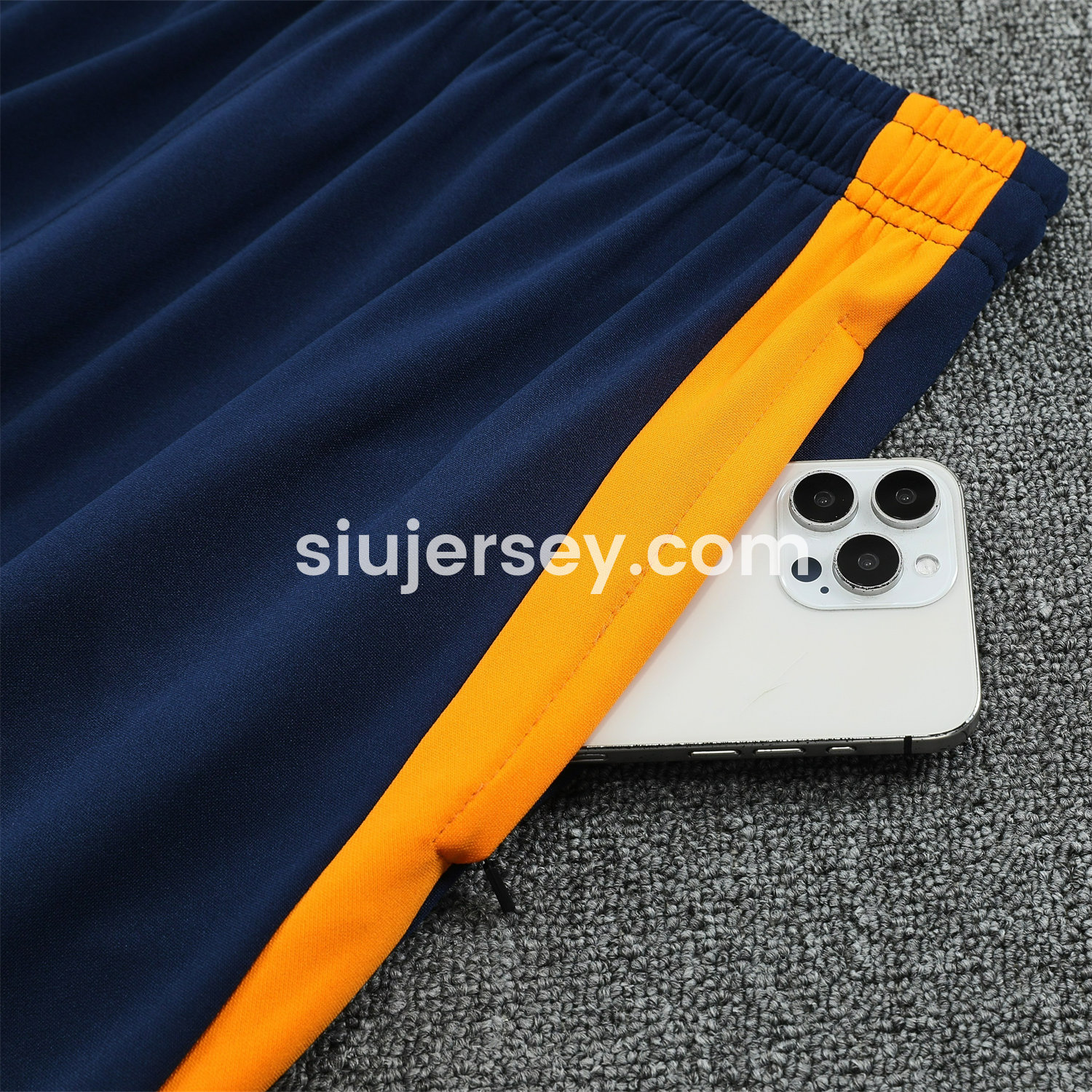 SIUjerseys-Real Madrid 25-26 POLO Short-Sleeve Training Set - Deep Blue Top and Pants with Yellow Stripes