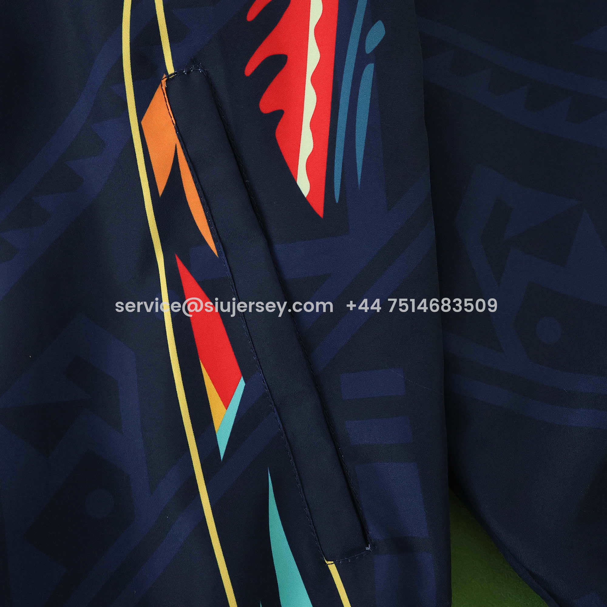 SIUjerseys-Club América 25-26 Throwback Double Sided Reversible Windbreaker - Blue & Black