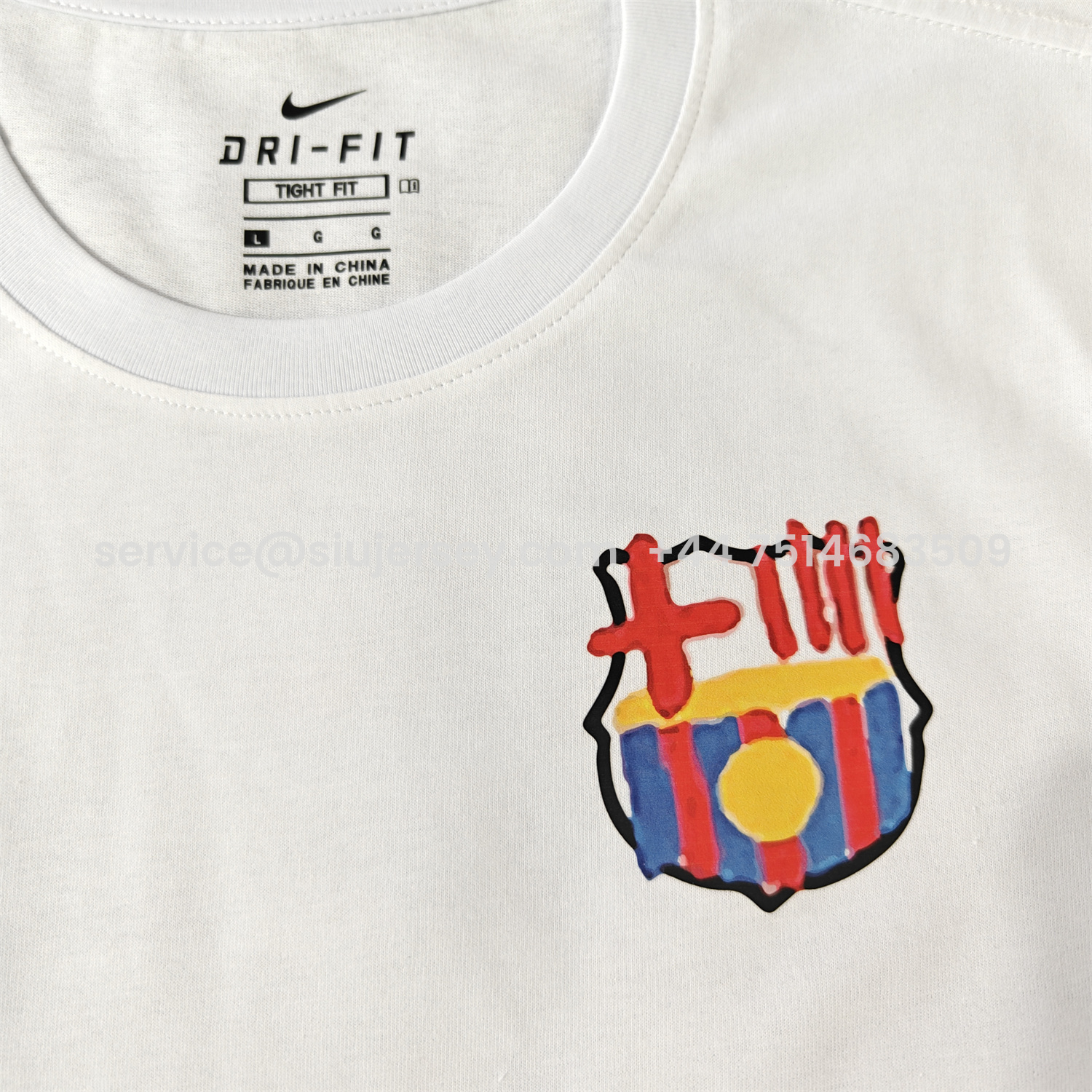 SIUjerseys-Barcelona Tots Units Fem Força Full-Color Drawing Of The Shield T-shirt【White】