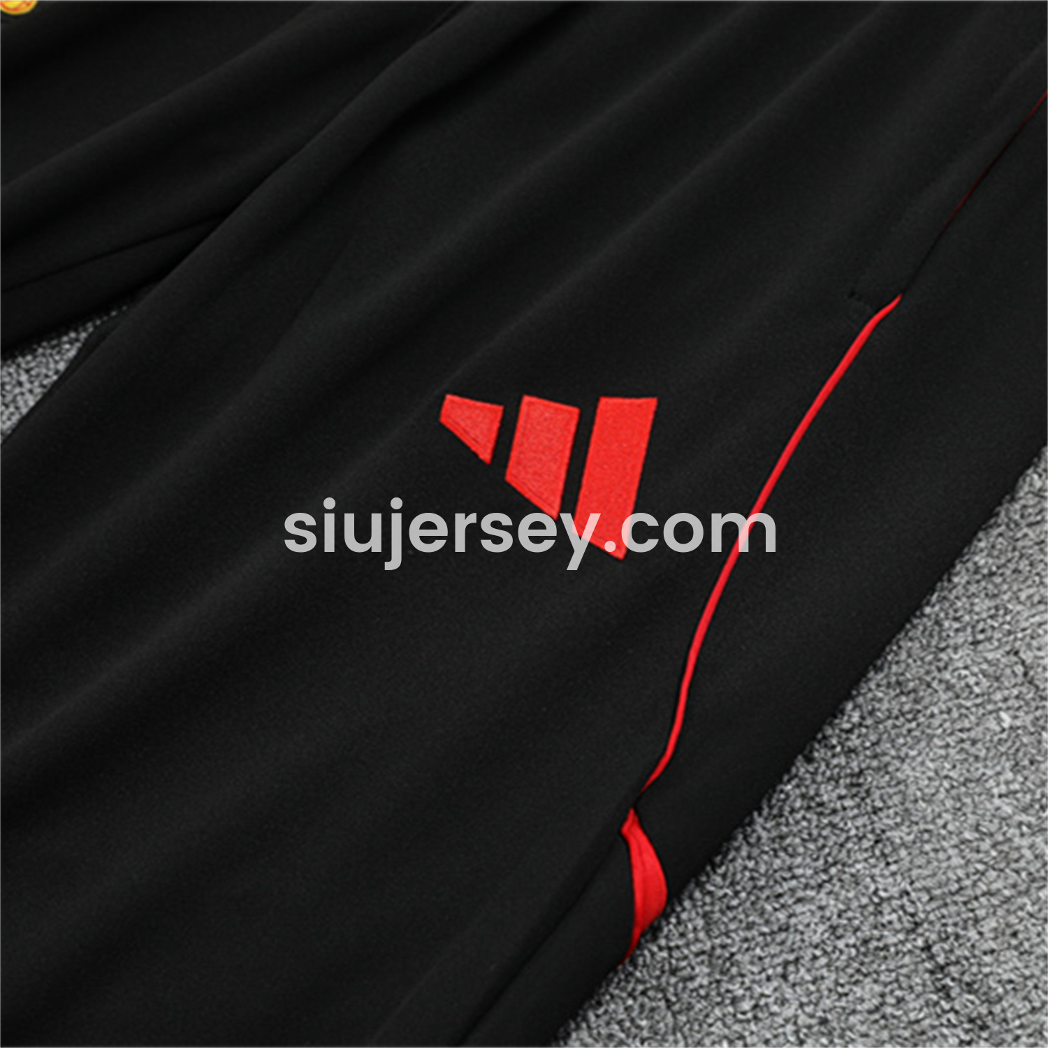 SIUjerseys-Manchester United 25-26 Long Sleeves Training Set - Red-Black Top & Black Pants