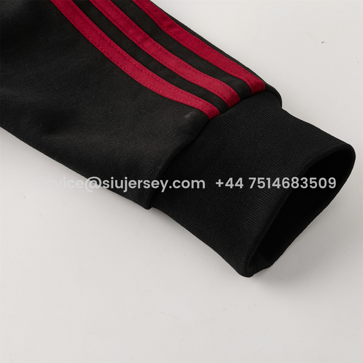 SIUjerseys-Liver.pool 25-26 Hooded Windbreaker Training Set - Black Top & Black Pants