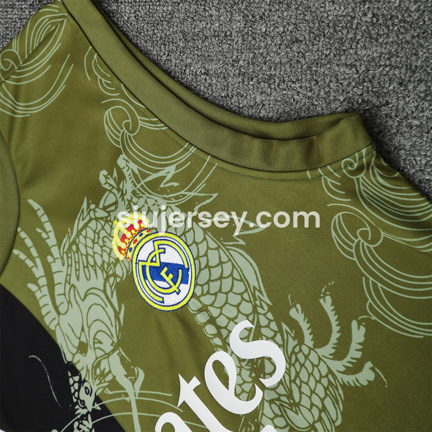 SIUjerseys-Real Madrid 25-26 Vest Training Set - Green-Black Dragon Vest & Black-White Shorts