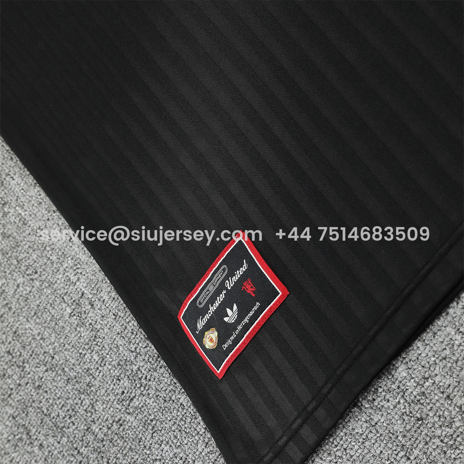 SIUjerseys-Manchester United 25-26 Vest Training Set - Red Retro Logo Black Vest & Black Shorts