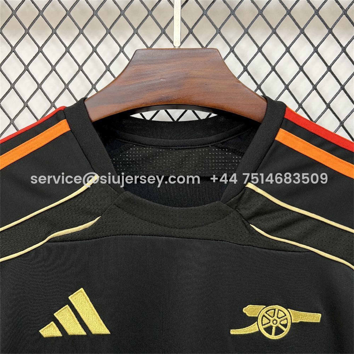 SIUjerseys-Arsenal 25-26 Gold Lines Black Training Jersey - Fans Version