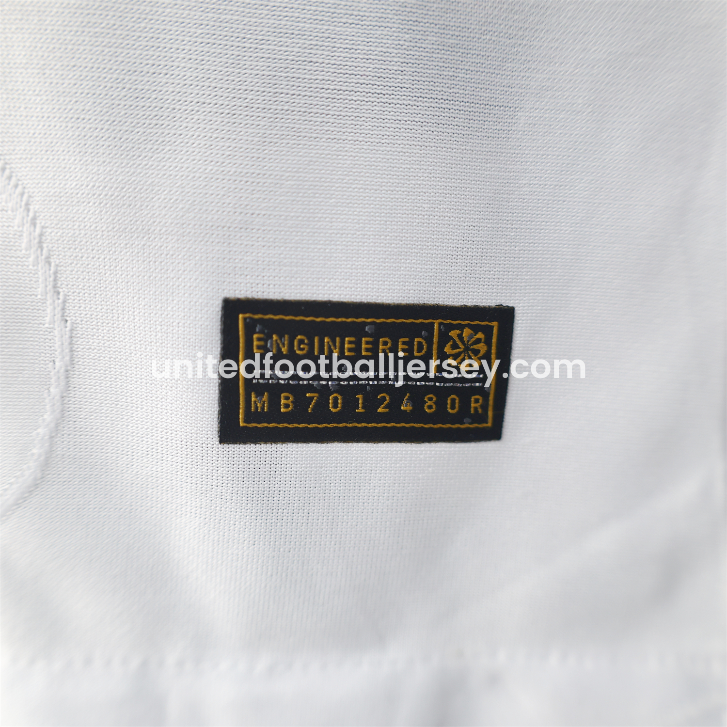 unitedfutballjersey-Paris Saint-Germain PSG 25-26 White Jersey with Team Logo Decoration and Gradient Advertising - Player Version