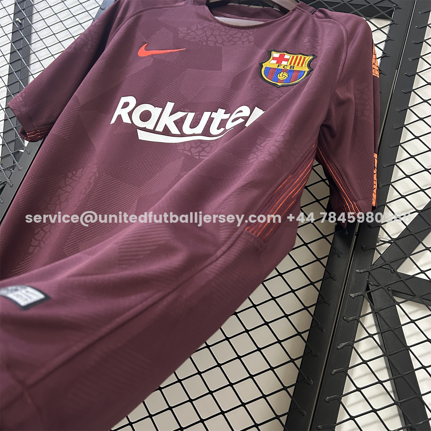 unitedfutballjersey-Retro Barcelona 17-18 Third Jersey