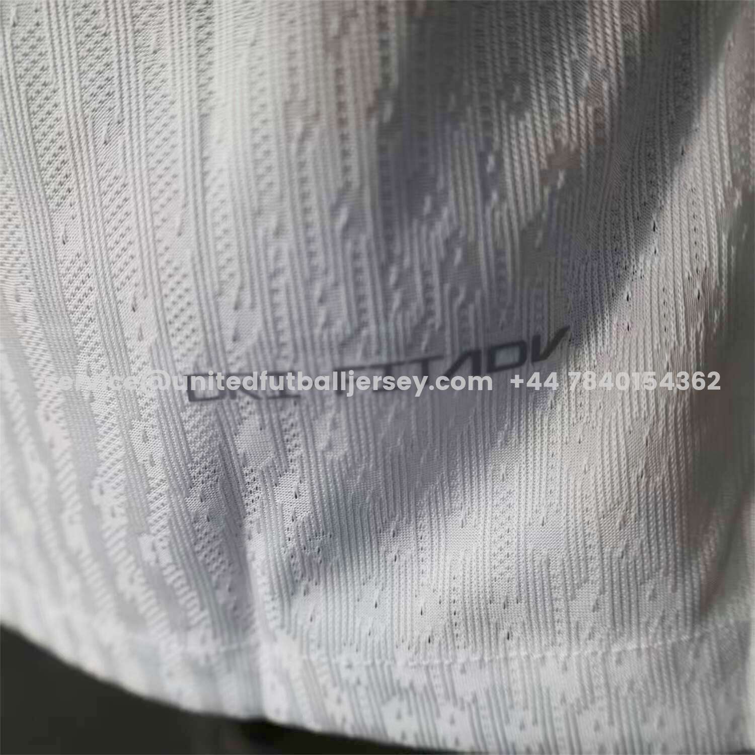 unitedfutballjersey-Barcelona 25-26 White Jersey with Red Blue Ink Horizontal Stripes Jersey - Player Version