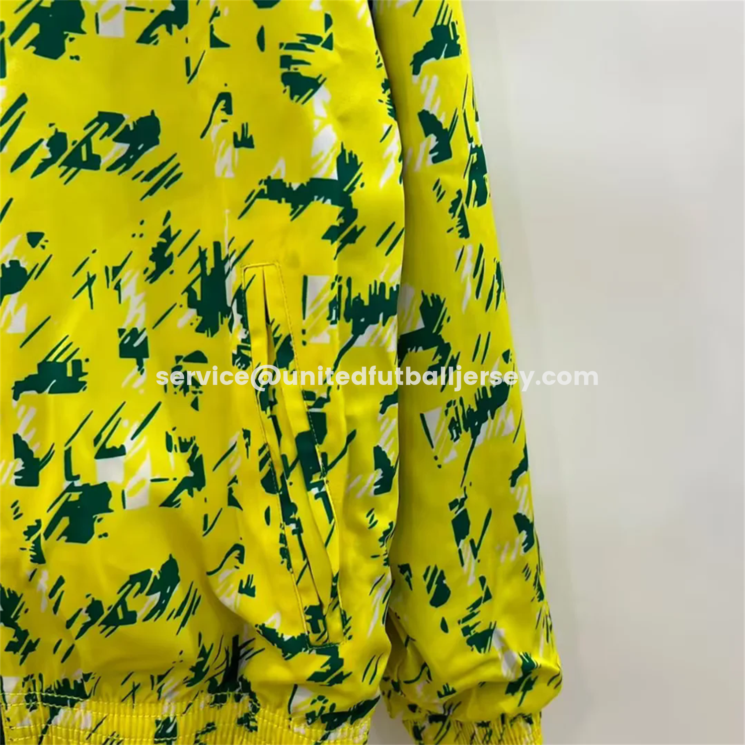 unitedfutballjersey-Real Betis 25-26 Double Sided Reversible Windbreaker - Green & Yellow