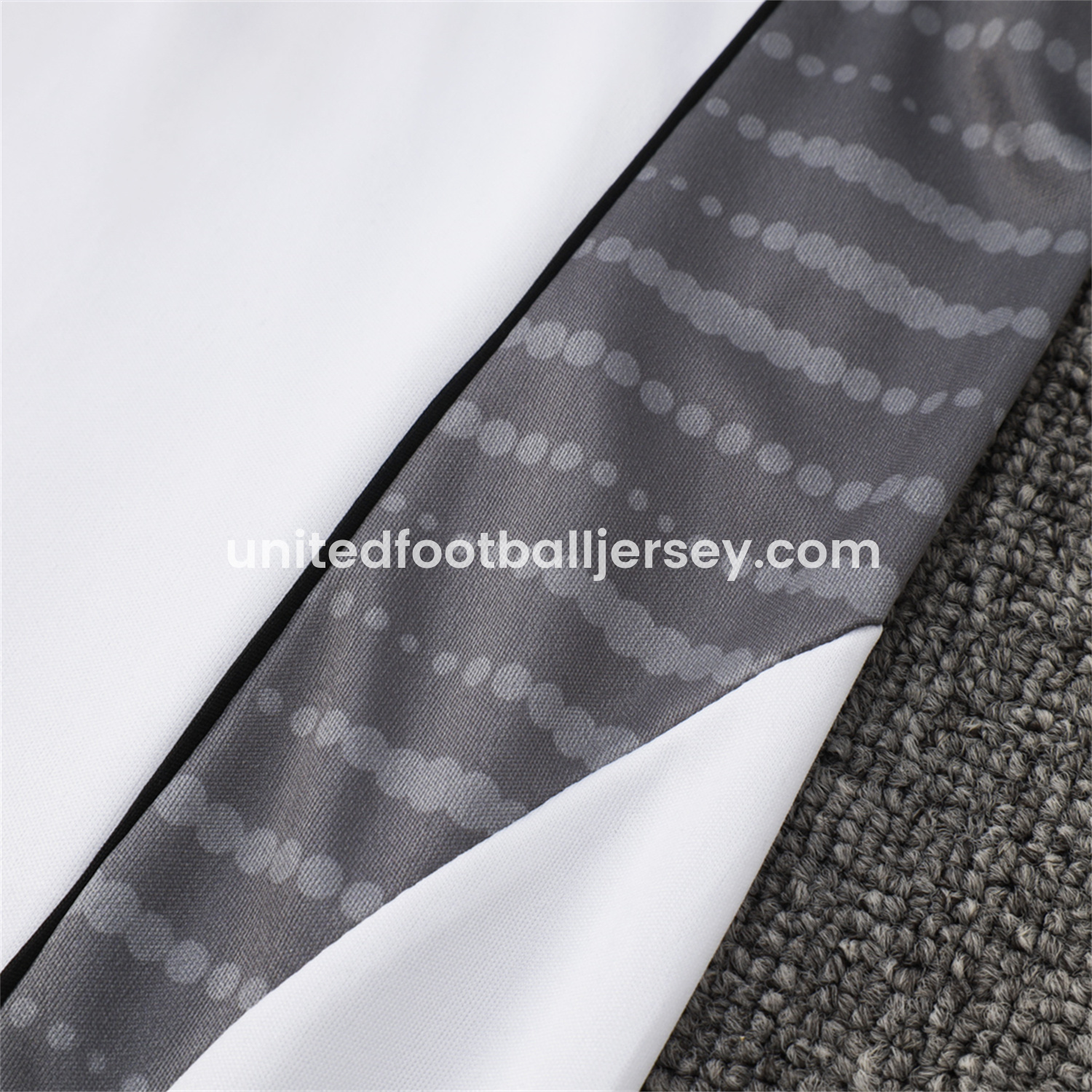 unitedfutballjersey-Real Madrid 25-26 Vest Training Set - White Vest and Black Shorts