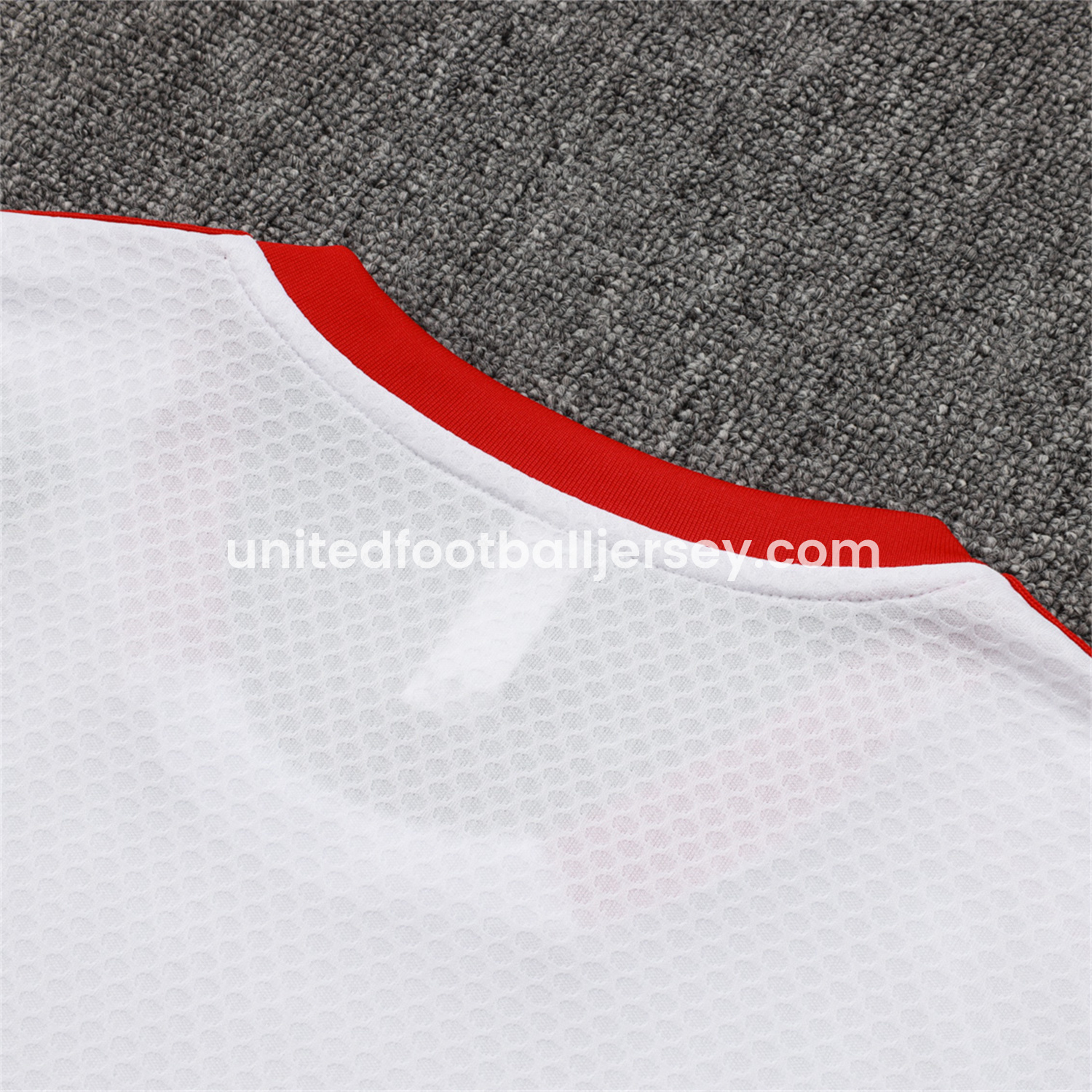 unitedfutballjersey-Bayern Munich 2025 125th Anniversary Short-Sleeve Training Set - White Top and Shorts