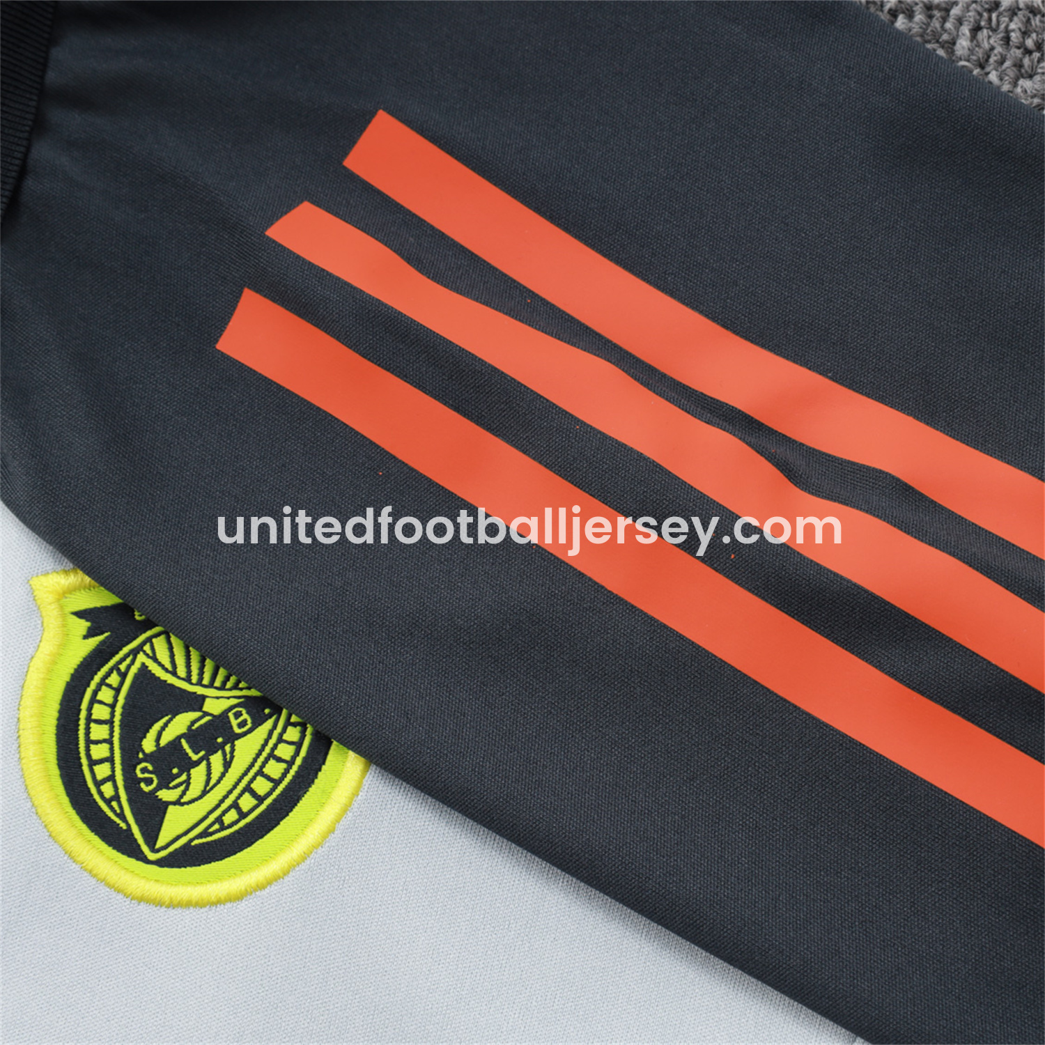 unitedfutballjersey-Benfica 25-26 POLO Short-Sleeve Training Set - Grey Top and Deep Grey Pants