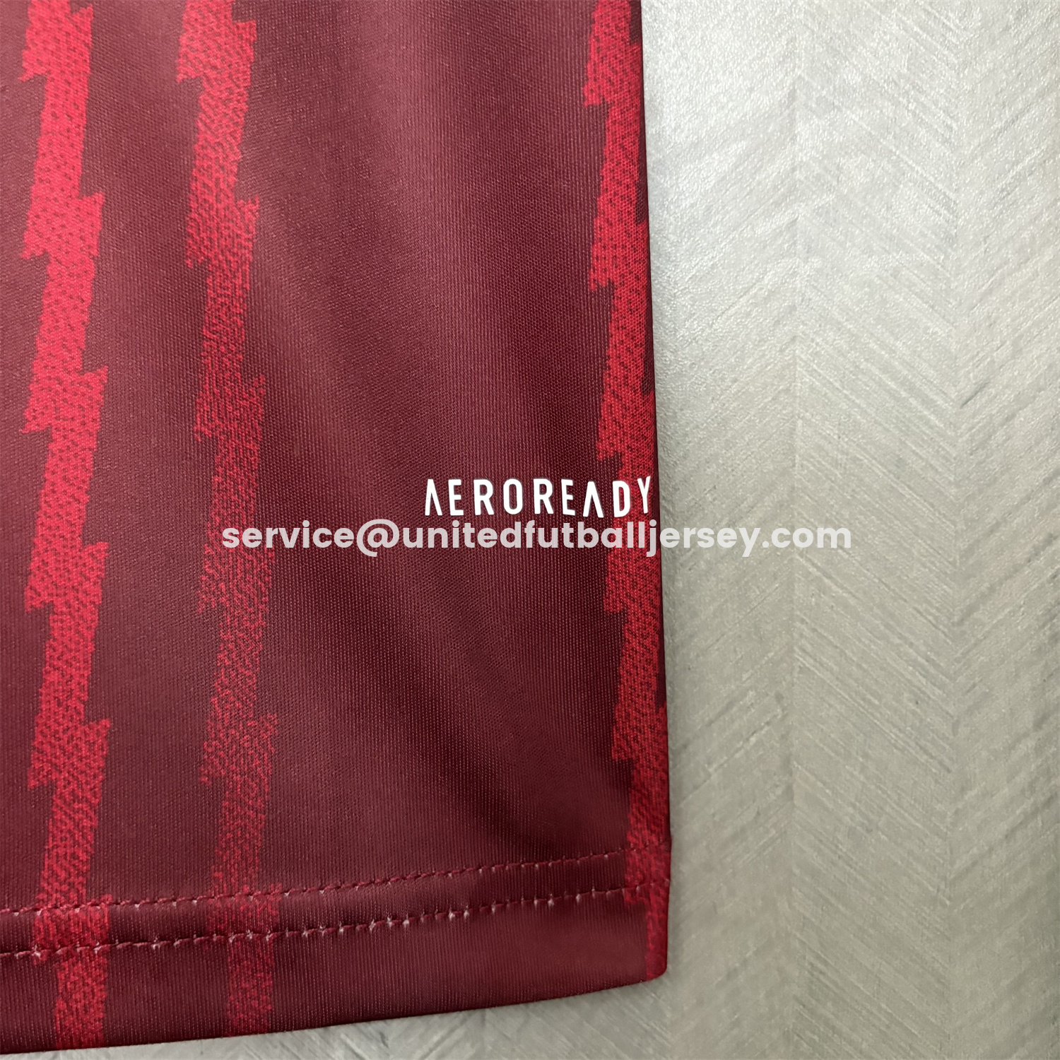 unitedfutballjersey-Arsenal 26-27 Red Lines Training Jersey - Fans Version