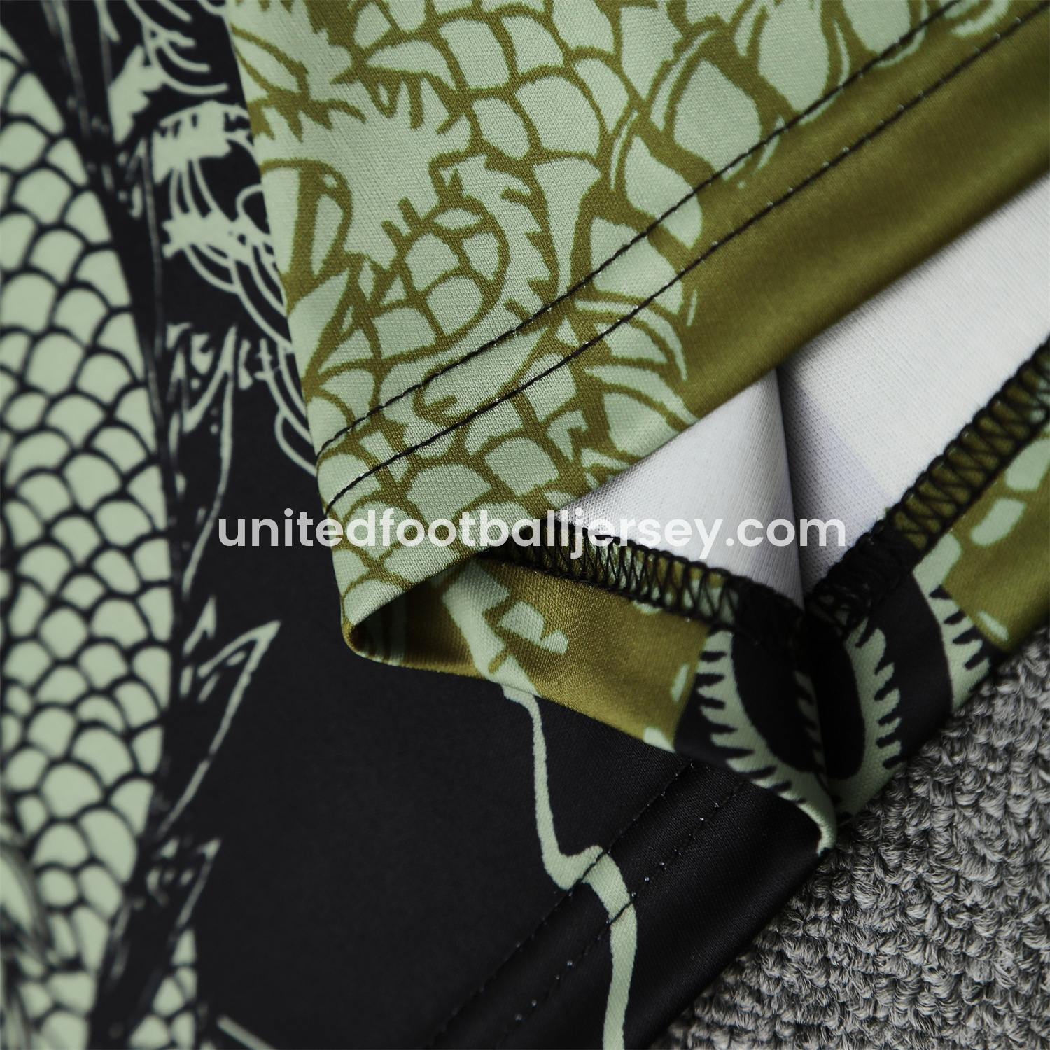 unitedfutballjersey-Real Madrid 25-26 Vest Training Set - Green-Black Dragon Vest & Black-White Shorts