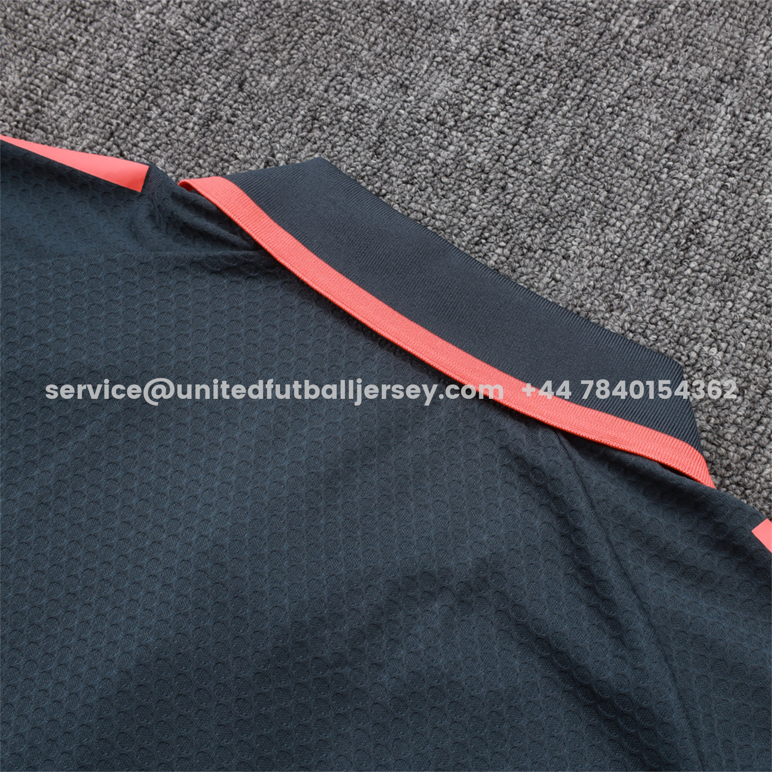 unitedfutballjersey-Bayern Munich 25-26 POLO Short-Sleeve Training Set - Deep Grey Top and Pants with Orange Badge