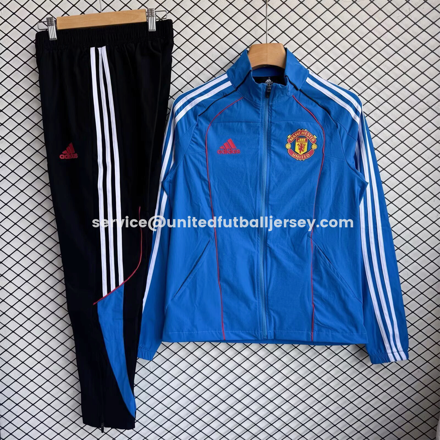 unitedfutballjersey-Manchester United 25-26 Windbreaker Training Set - Blue Top and Black Pants