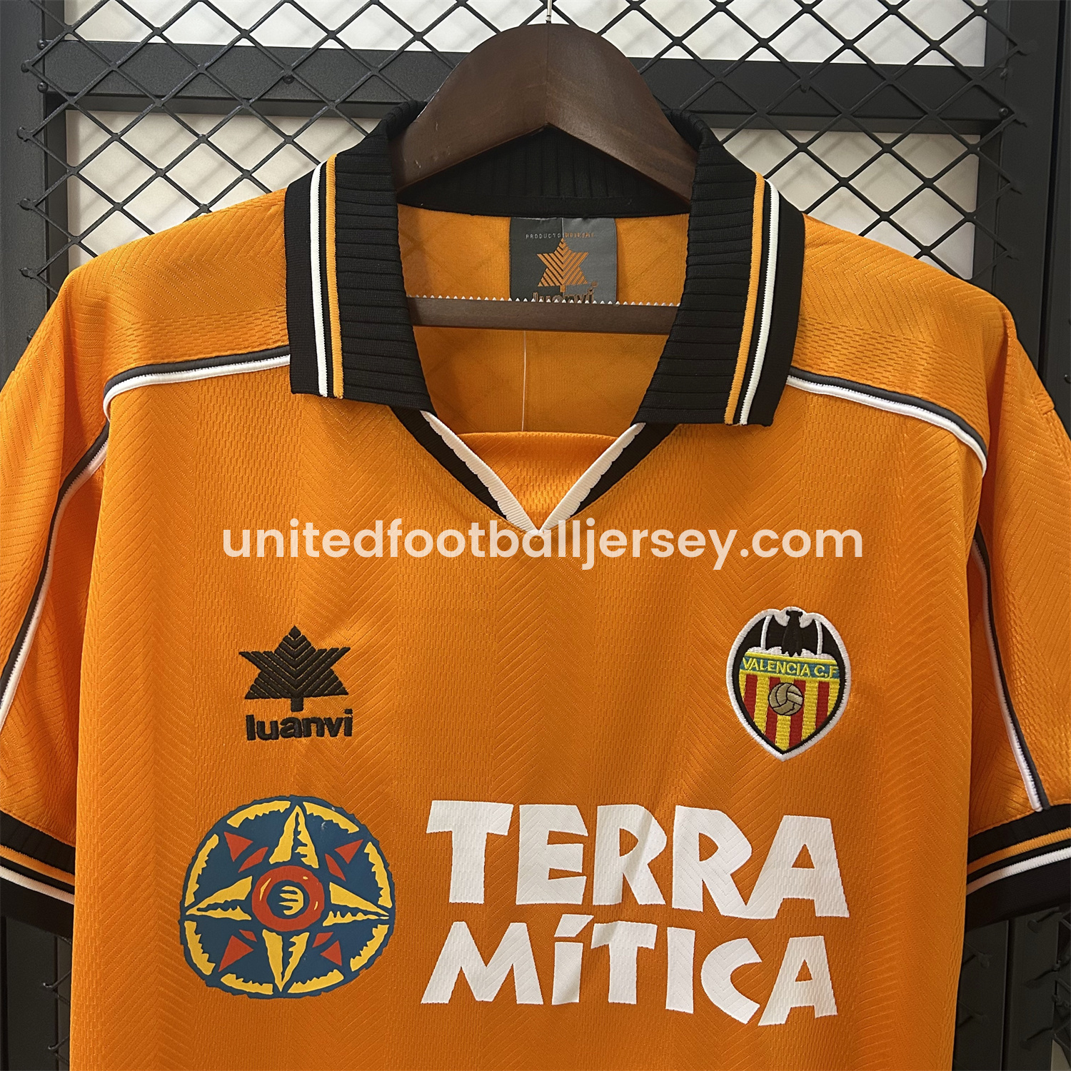 unitedfutballjersey-Retro Valencia 1999-00 Away Jersey