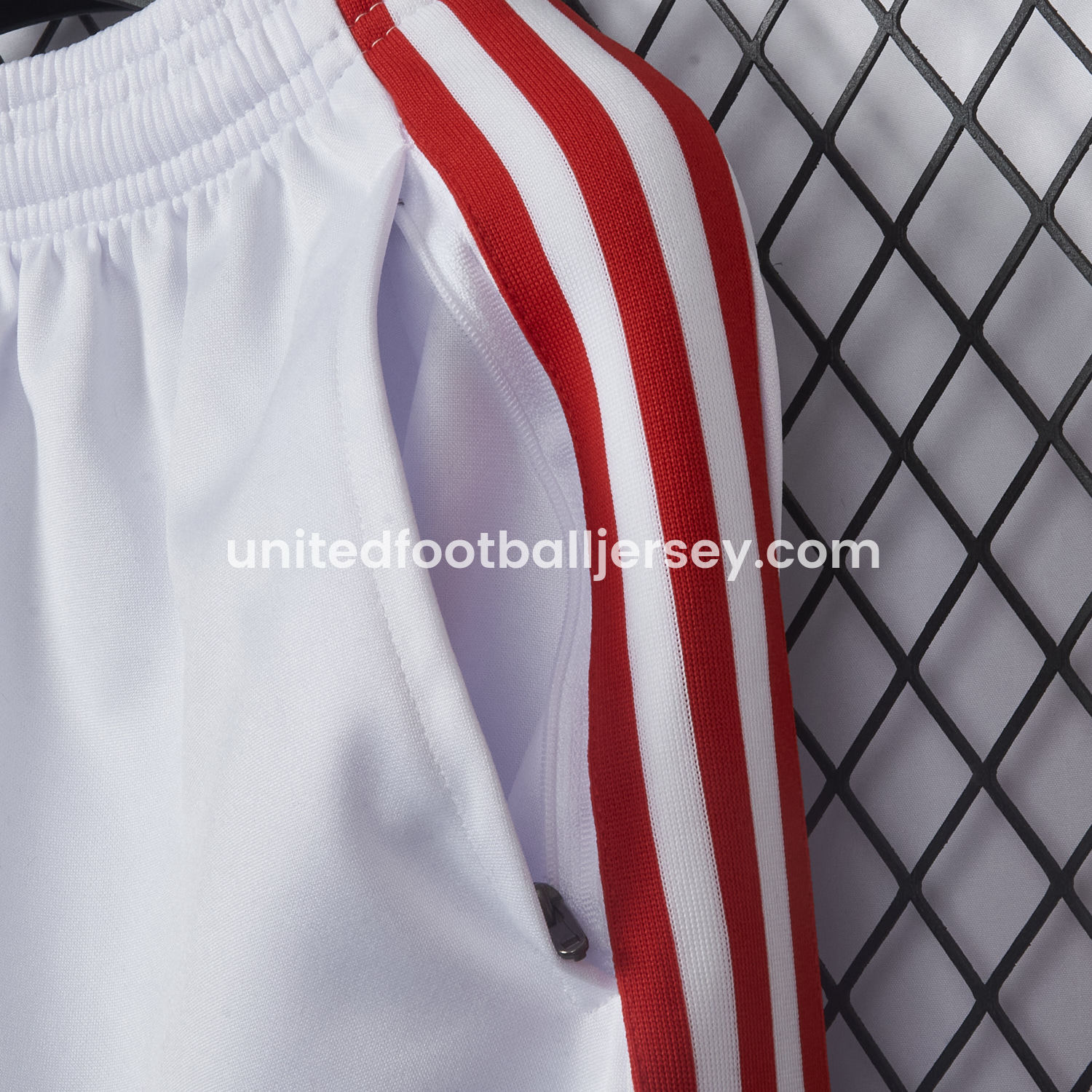 unitedfutballjersey-Bayern Munich 2025 125th Anniversary 1/4-Zip Long Sleeves Training Set - White