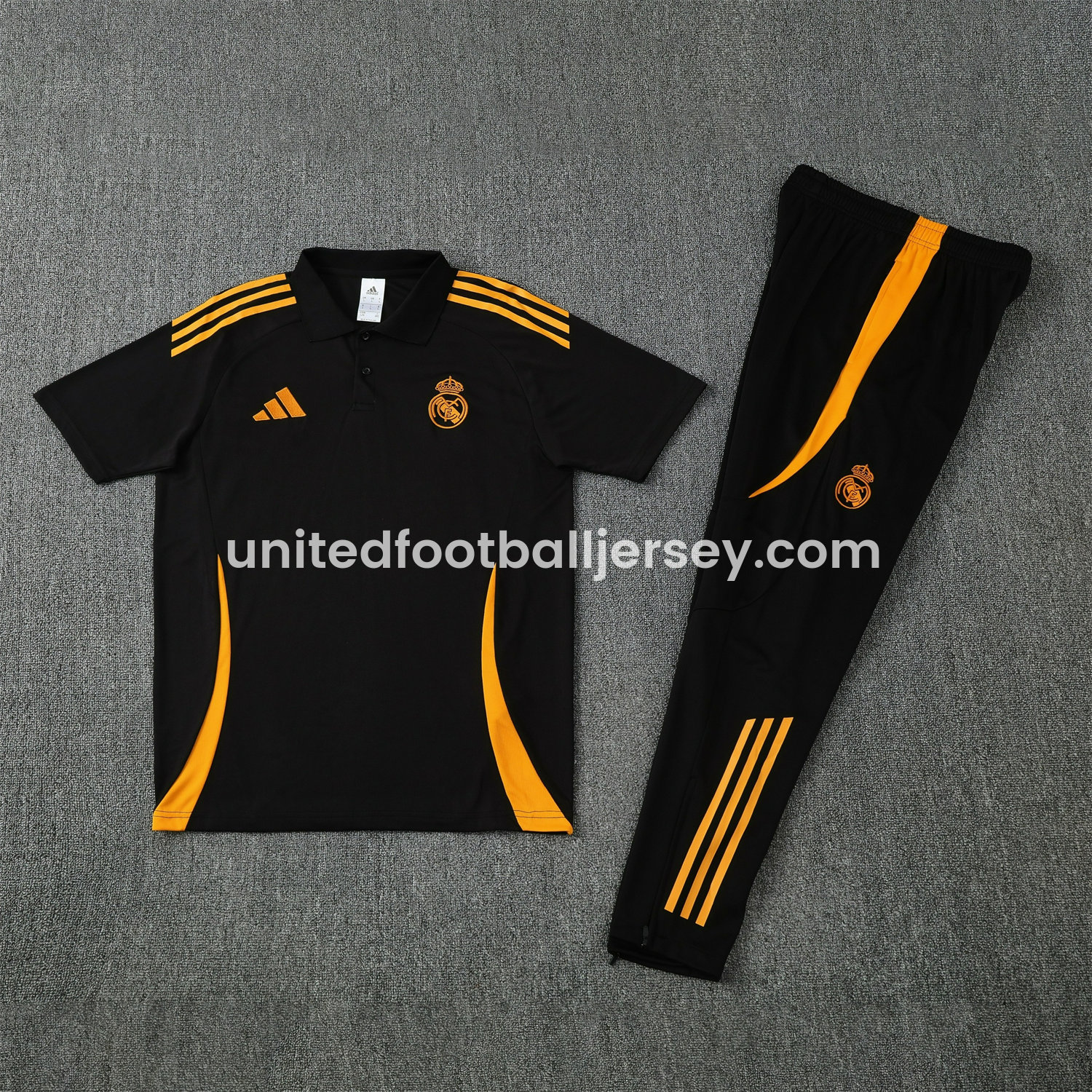 unitedfutballjersey-Real Madrid 25-26 POLO Short-Sleeve Training Set - Black Top and Pants with Yellow Stripes