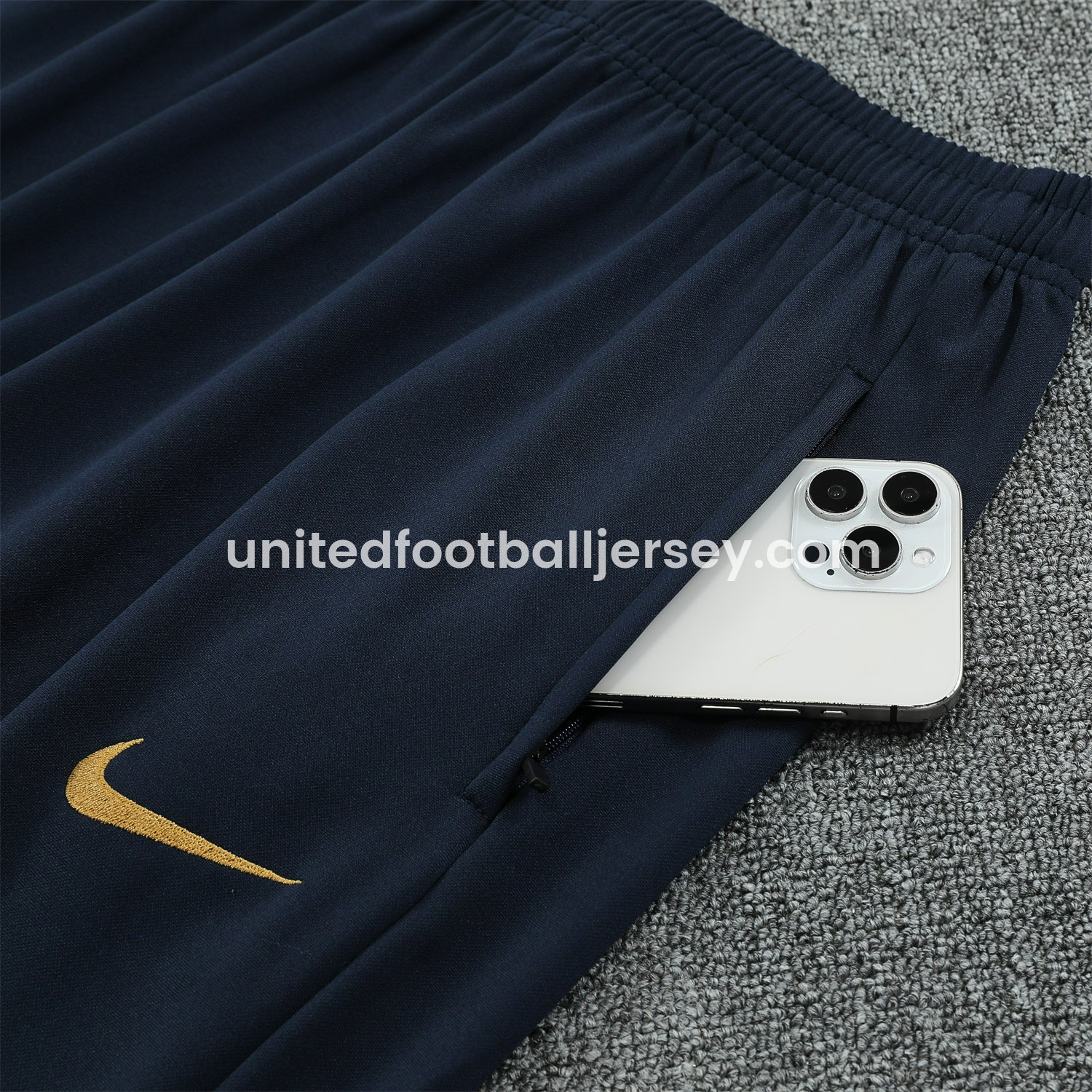 unitedfutballjersey-Barcelona 25-26 POLO Short-Sleeve Training Set - Deep Red Top and Black Pants