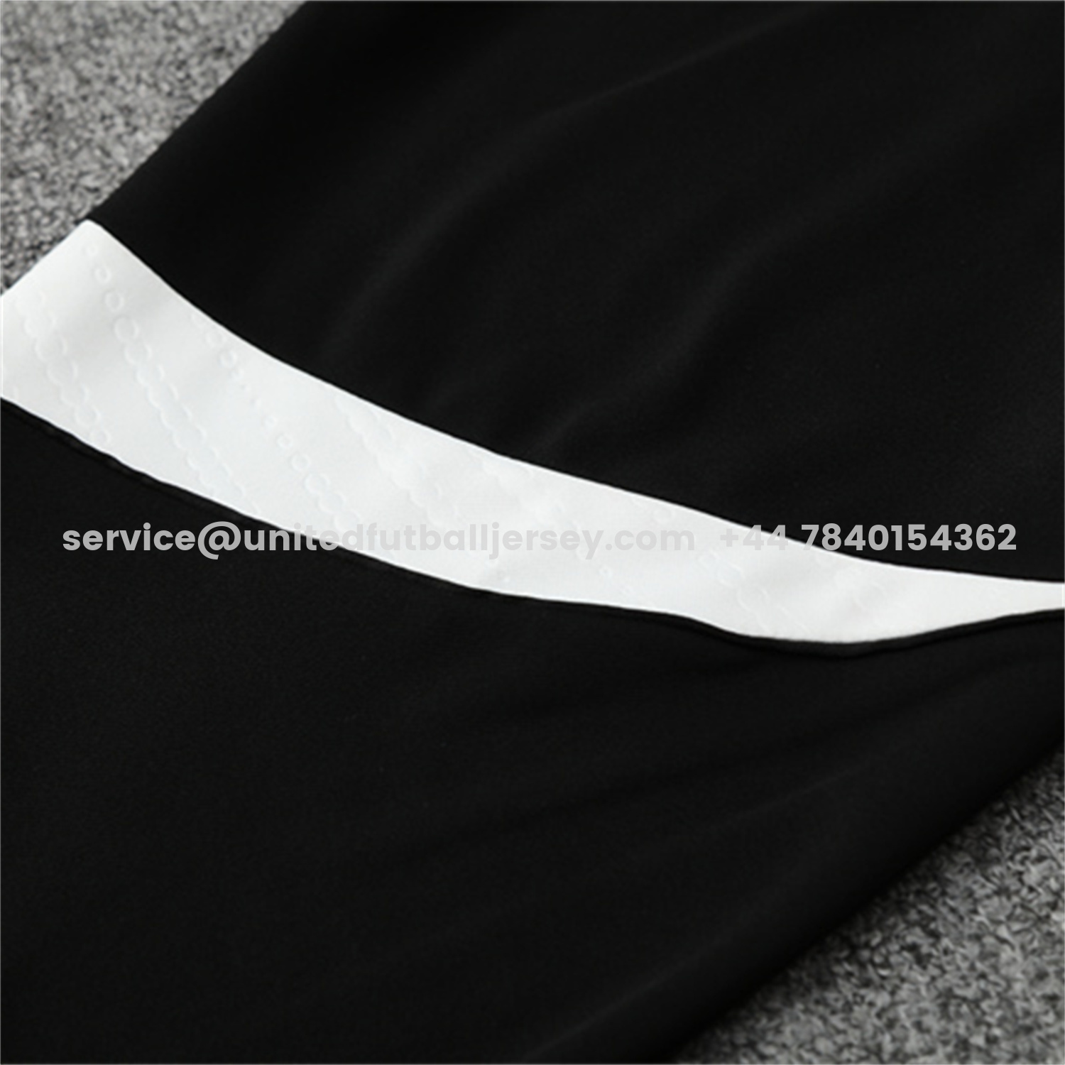 unitedfutballjersey-Liver.pool 25-26 Kids Long Sleeve Training Set - White Top & Black Pants