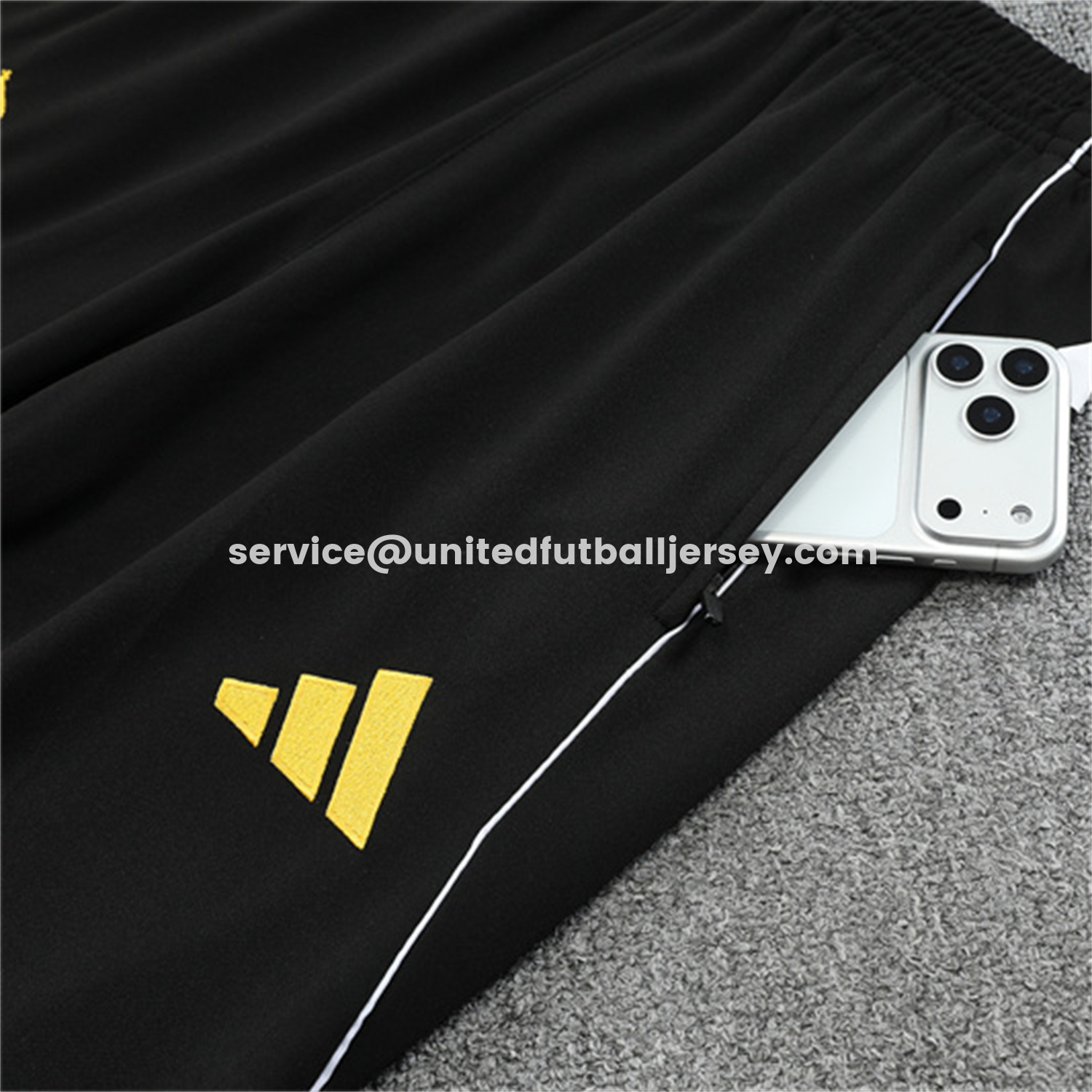 unitedfutballjersey-Real Madrid 25-26 Long Sleeve Training Set - White Top & Black Pants