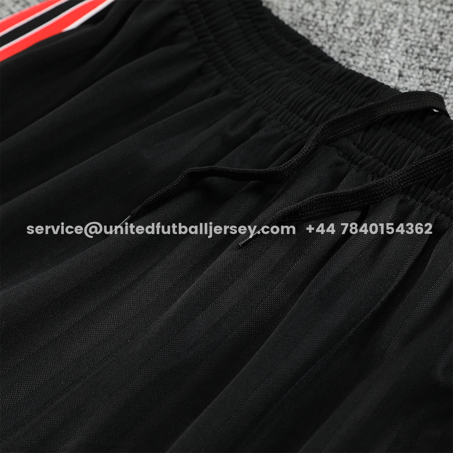 unitedfutballjersey-Manchester United 25-26 Short-Sleeve Training Set - Red Lines Black Top & Black Shorts