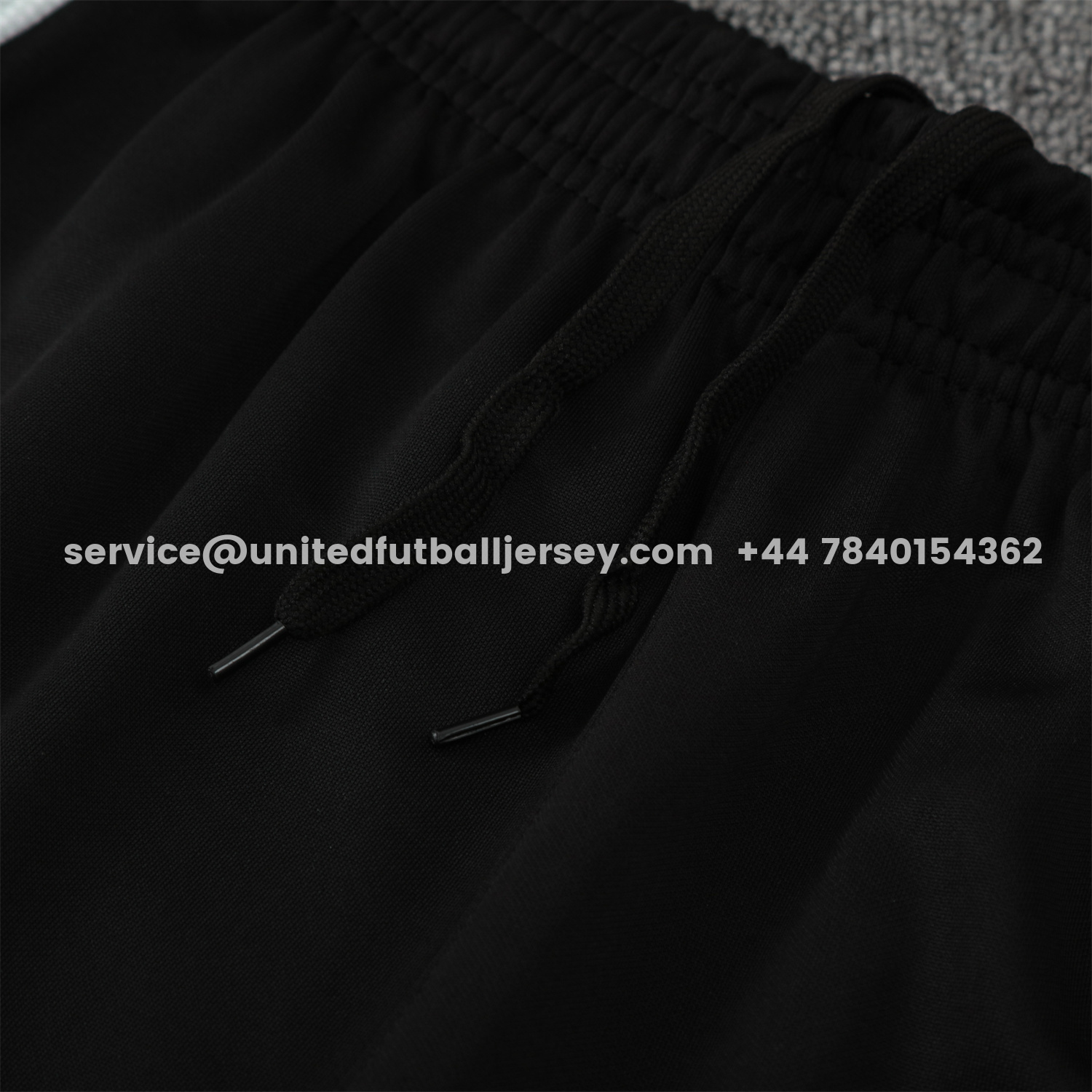 unitedfutballjersey-Real Madrid 25-26 Traning Hoodie Set - Triangular Spots White Hoodie With Black Pants