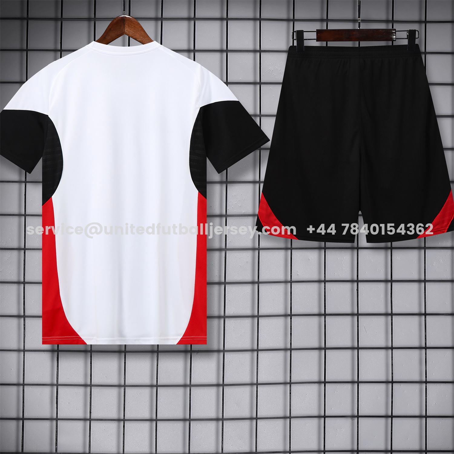 unitedfutballjersey-Manchester United 25-26 Short-Sleeve Training Set - Red Black Blocks White Top & Black Shorts