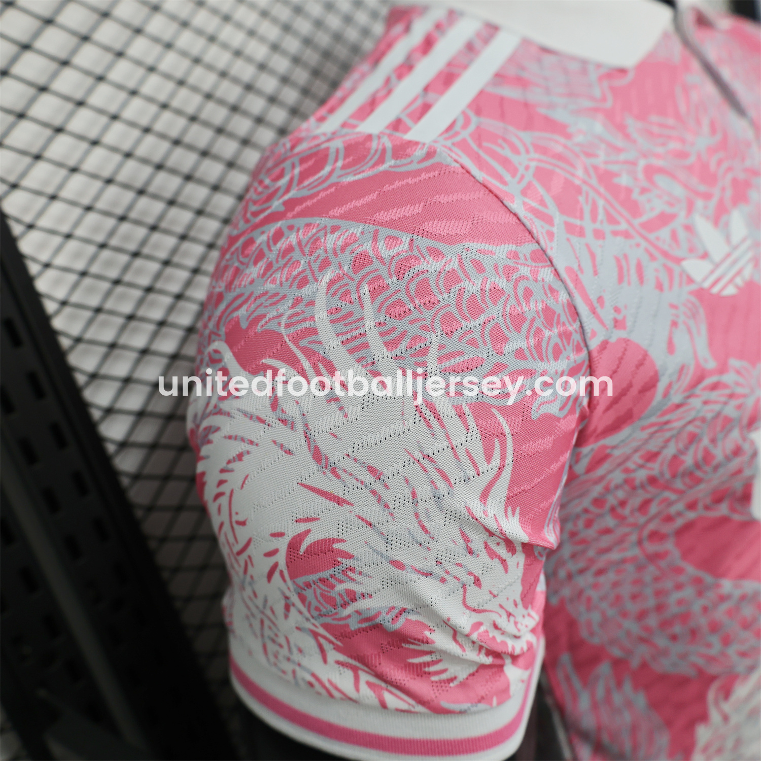unitedfutballjersey-Real Madrid 25-26 Pink and White Gradient Chinese and Western Style Dragon Jersey - Player Version