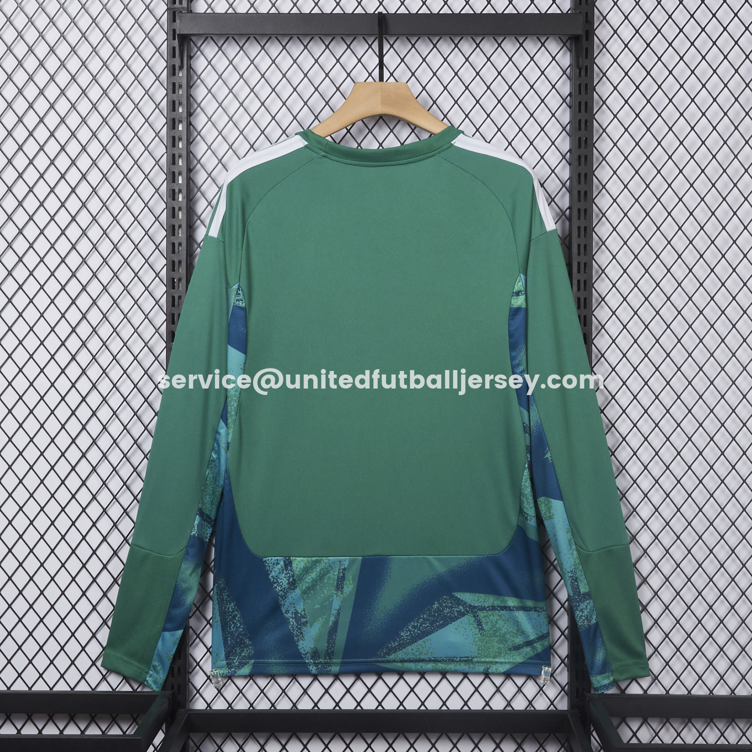 unitedfutballjersey-Germany 2026 Goalkeeper Green Long Sleeves Jersey - Fans Version