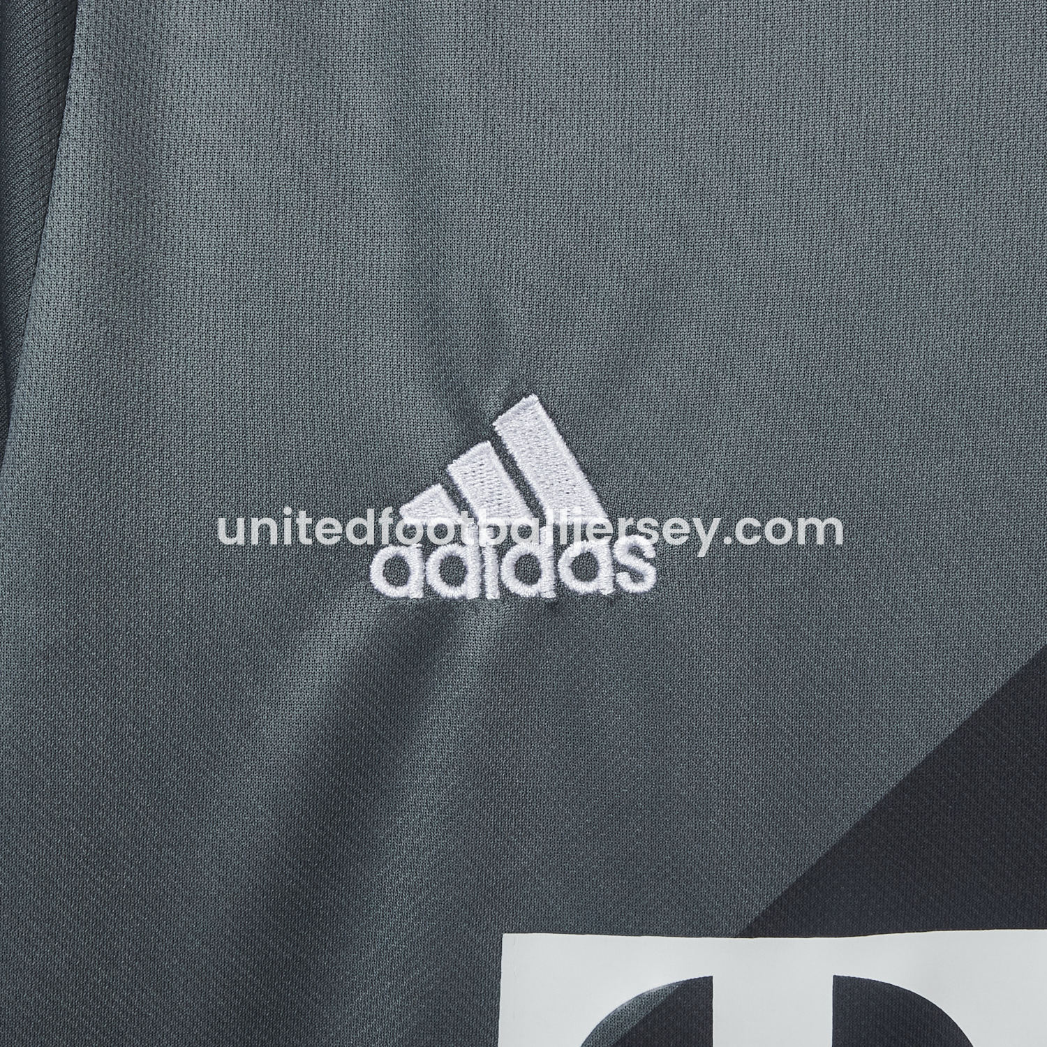 unitedfutballjersey-Retro Bayern Munich 2016-17 Away Jersey