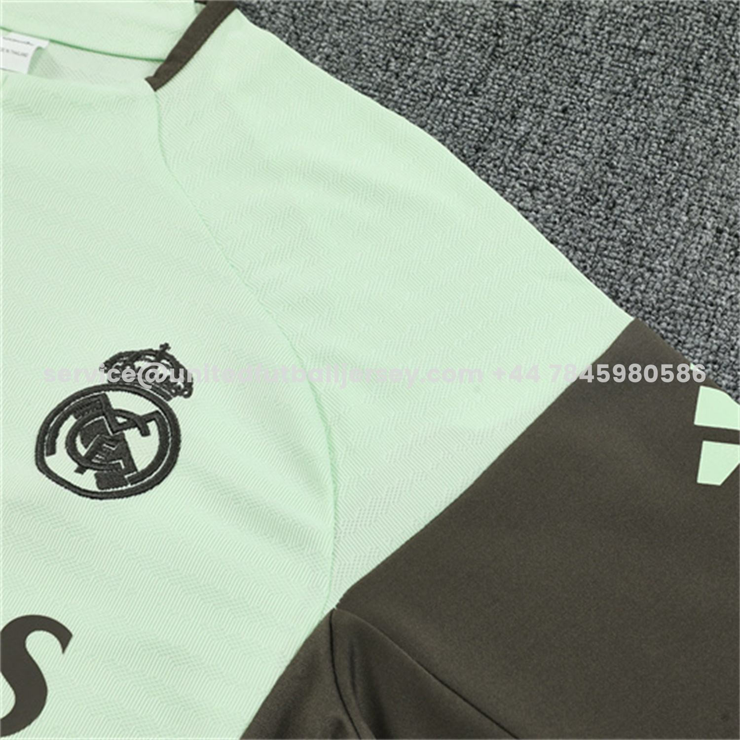 unitedfutballjersey-Real Madrid 25-26 Kids Long Sleeve Training Set - Player Version - Light Green Top and Khaki Pants