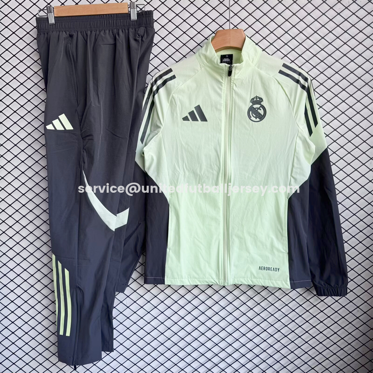 unitedfutballjersey-Real Madrid 25-26 Windbreaker Training Set - Green Top and Black Pants
