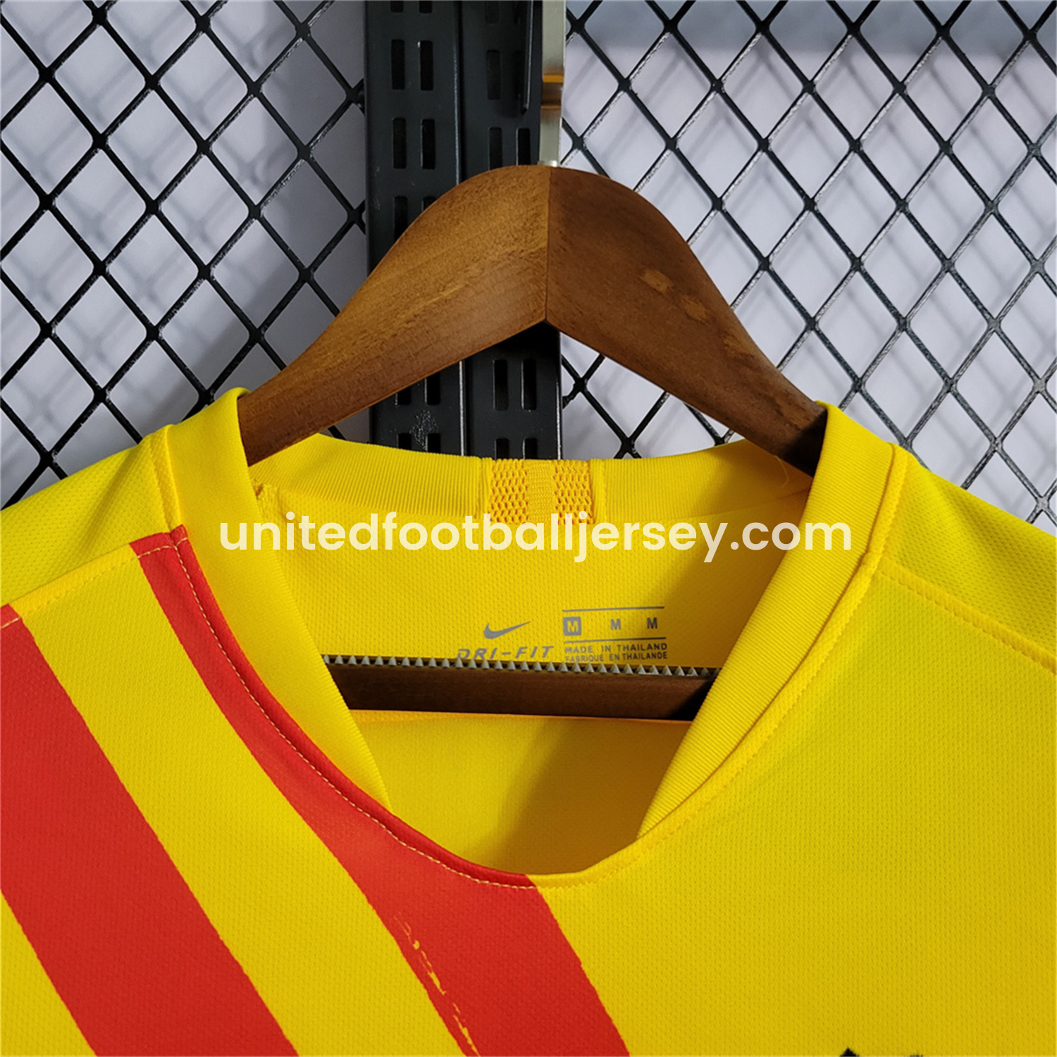 unitedfutballjersey-Retro Barcelona 19-20 Fourth Jersey