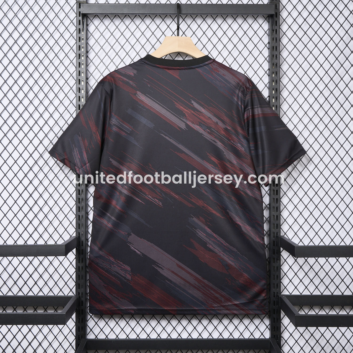 unitedfutballjersey-Bayern Munich 25-26 Black & Red Stripe Training Jersey - Fans Version