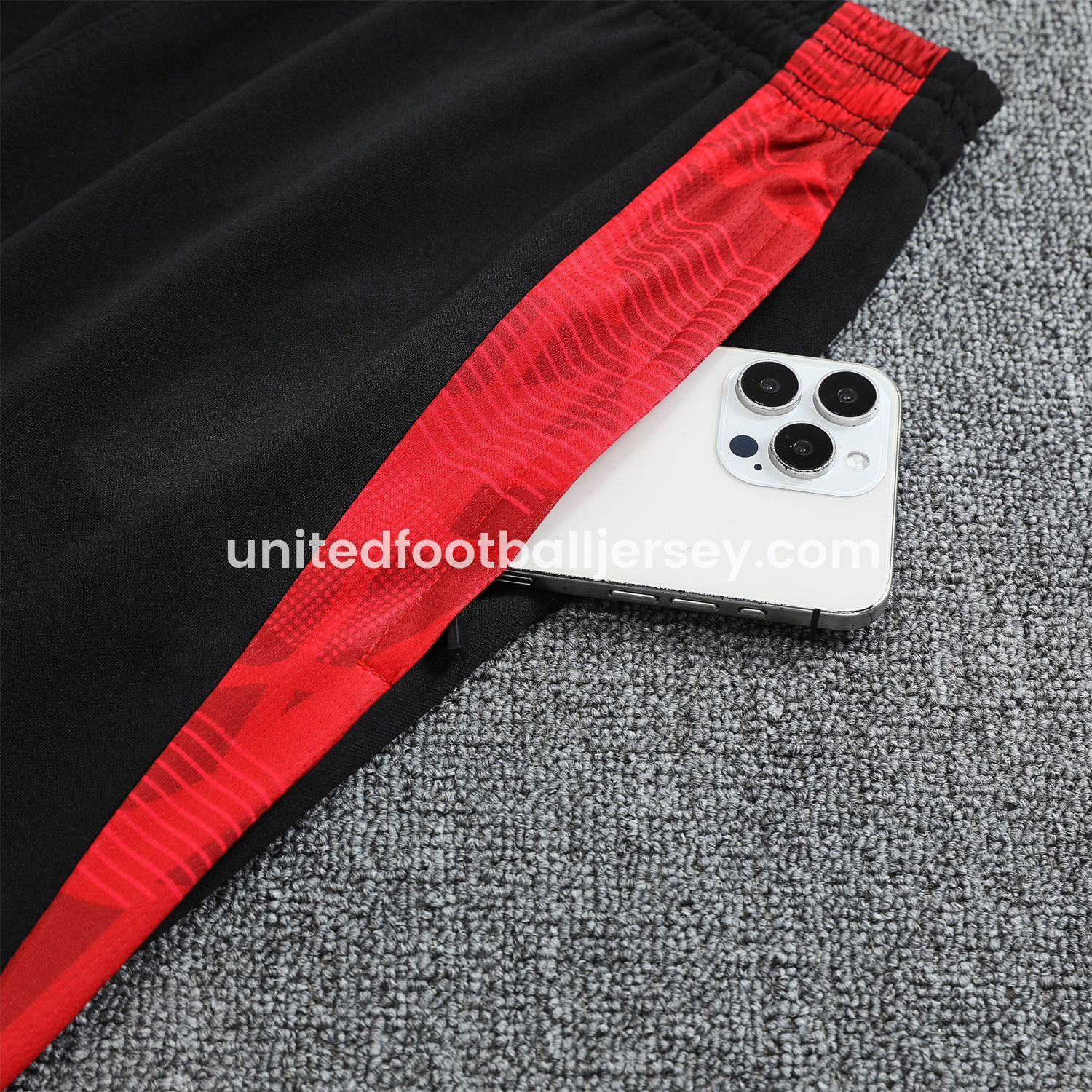 unitedfutballjersey-Manchester United 24-25 Pre-Match Home Traning Hoodie Set - Red Top and Black Pants