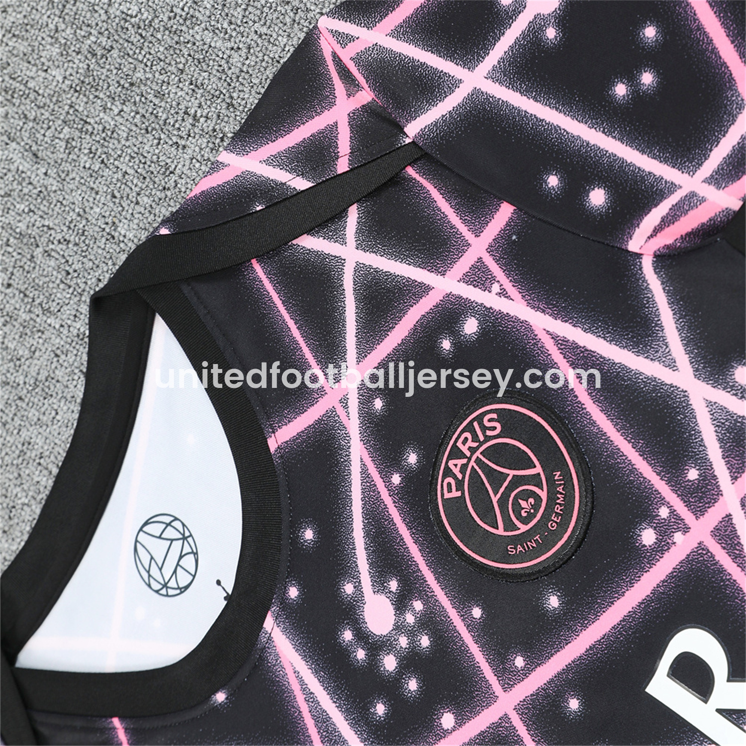 unitedfutballjersey-Paris Saint-Germain PSG 25-26 Short-Sleeve Training Set - Pink Fluorescent Rays Black Top & Black Shorts