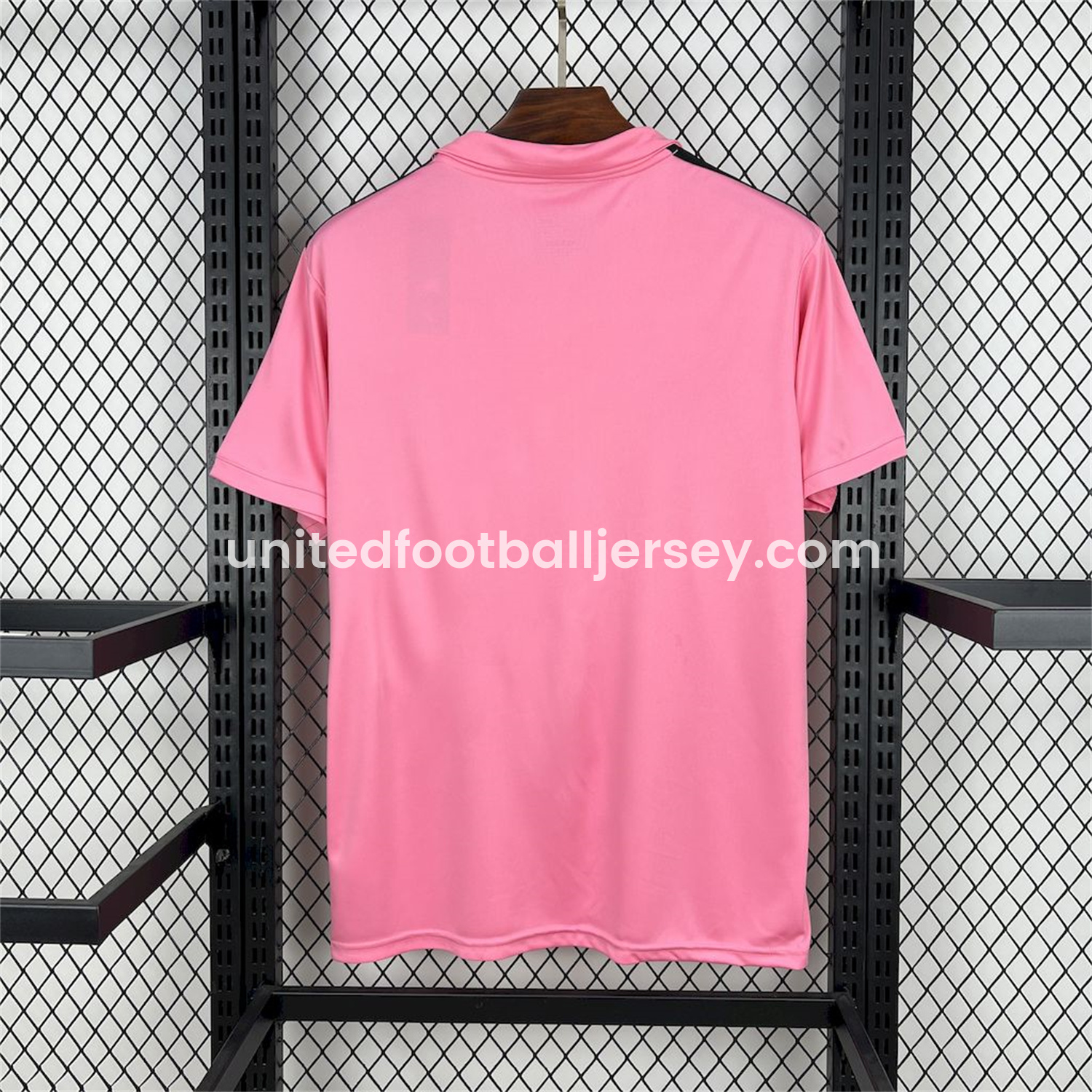 unitedfutballjersey-Real Madrid 2025-26 Pink Special Edition Jersey - Fans Version
