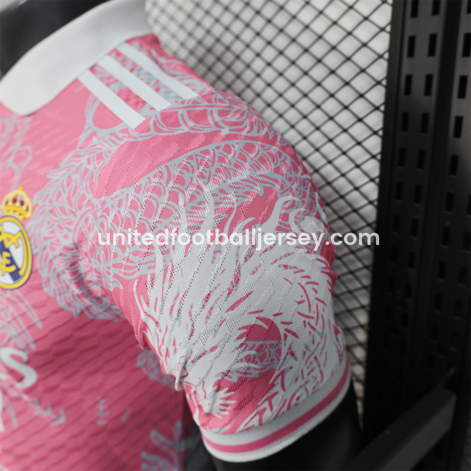 unitedfutballjersey-Real Madrid 25-26 Pink and White Gradient Chinese and Western Style Dragon Jersey - Player Version