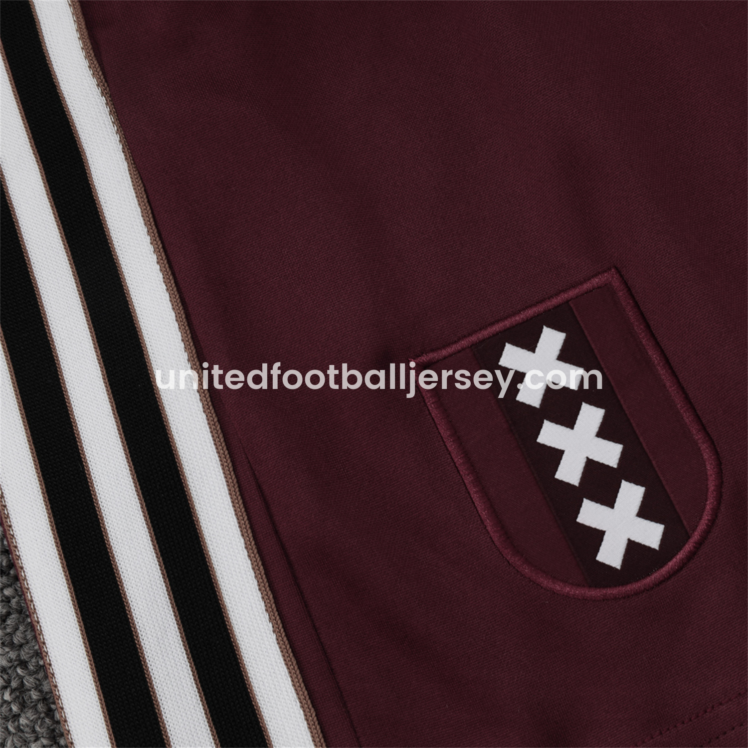 unitedfutballjersey-Ajax 25-26 Throwback Trefoil Short-Sleeve Training Set - Deep Red