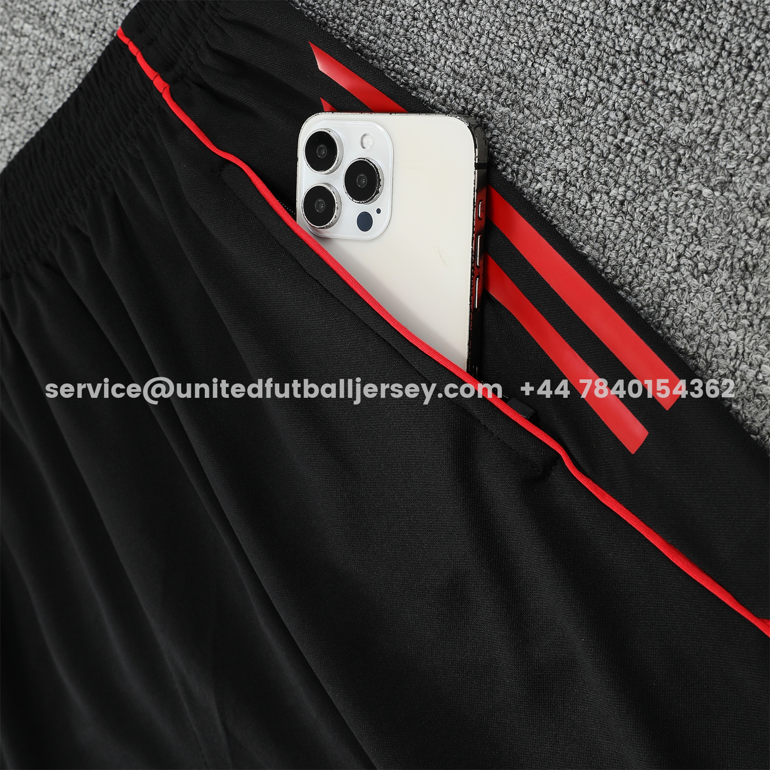 unitedfutballjersey-Manchester United 25-26 Short-Sleeve Training Set - Red Black Blocks White Top & Black Shorts