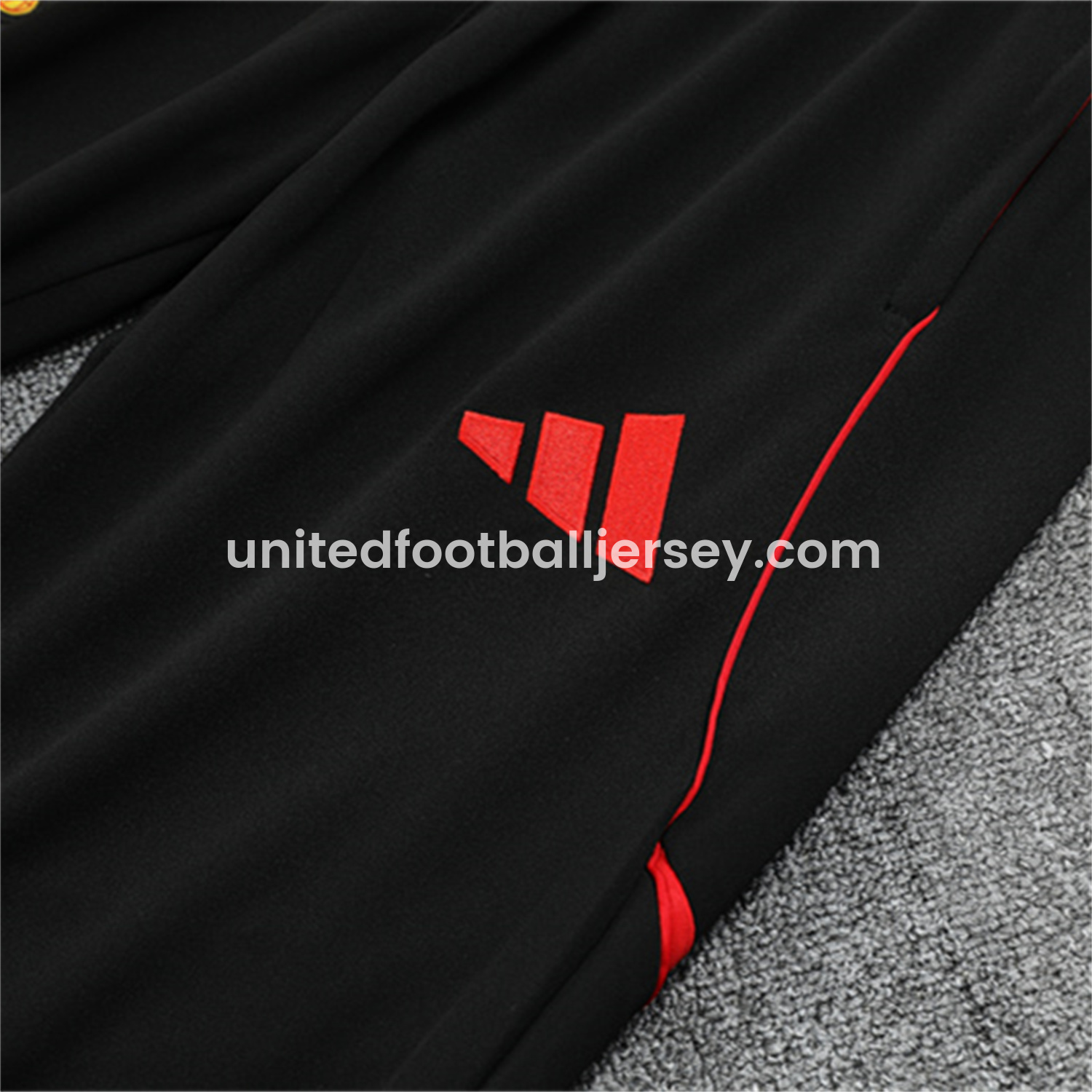 unitedfutballjersey-Manchester United 25-26 Kid Long Sleeves Training Set - Red-Black Top & Black Pants