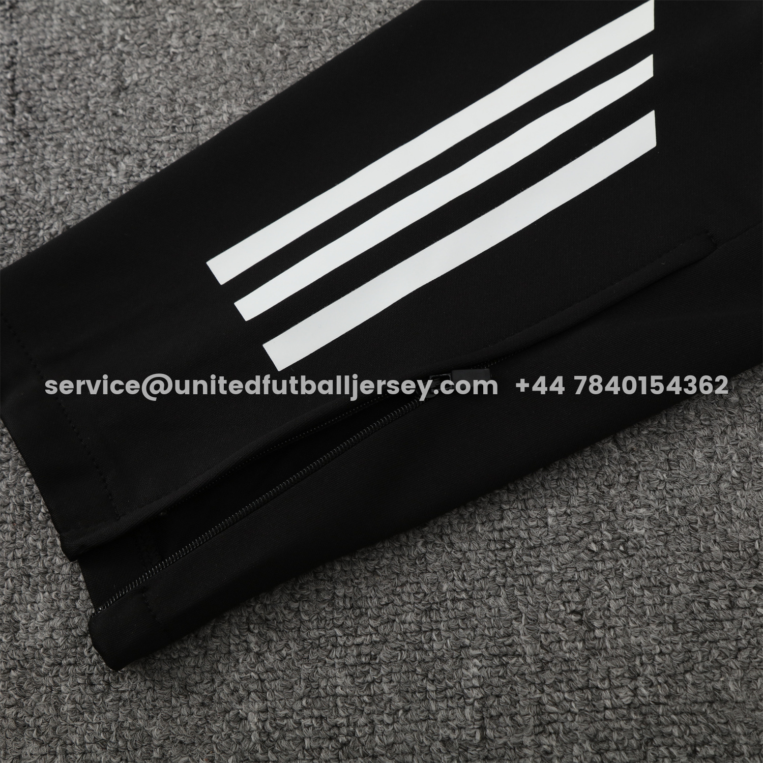 unitedfutballjersey-Real Madrid 25-26 Traning Hoodie Set - Triangular Spots White Hoodie With Black Pants