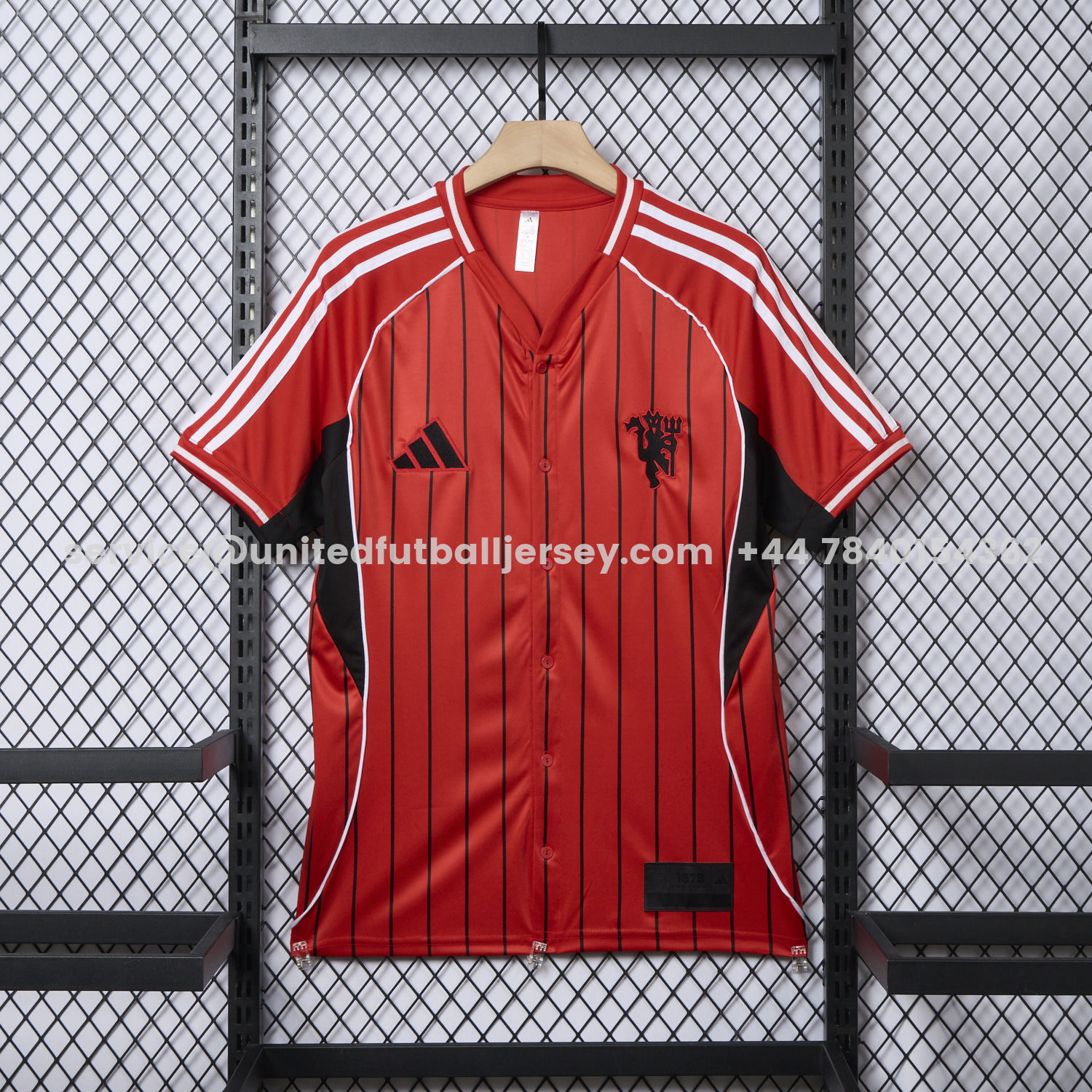 unitedfutballjersey-Manchester United 25-26 Red Baseball Jersey with Black Stripes