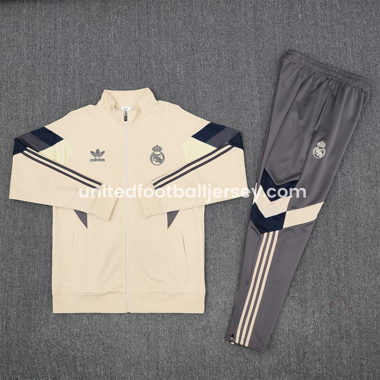 unitedfutballjersey-Real Madrid 25-26 Throwback Jacket Training Tracksuit - Off-white Jackets & Grey Pants