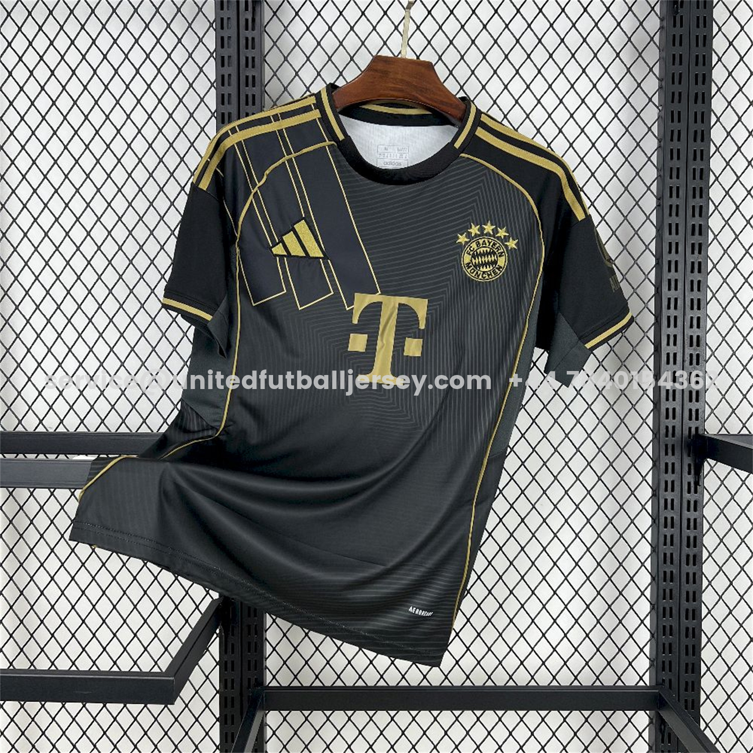 unitedfutballjersey-Bayern Munich 25-26 Black Gold Special Edition Jersey - Fans Version