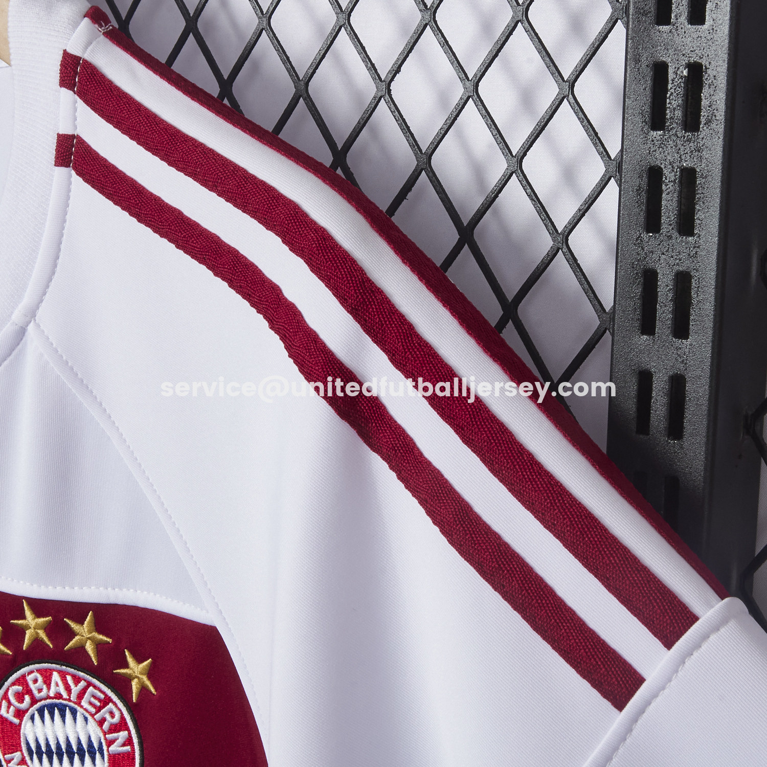 unitedfutballjersey-Bayern Munich 25-26 White Stripes Unisex Pullover Hoodie