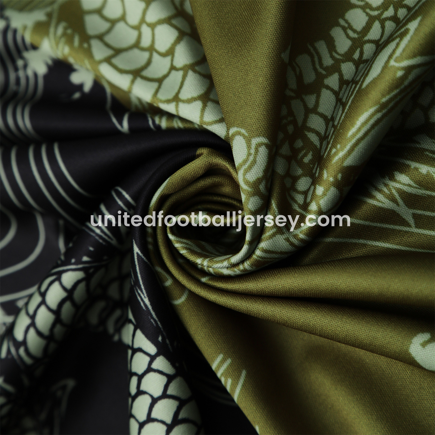 unitedfutballjersey-Real Madrid 25-26 Short-Sleeve Training Set - Green-Black Dragon Top & Black-White Shorts