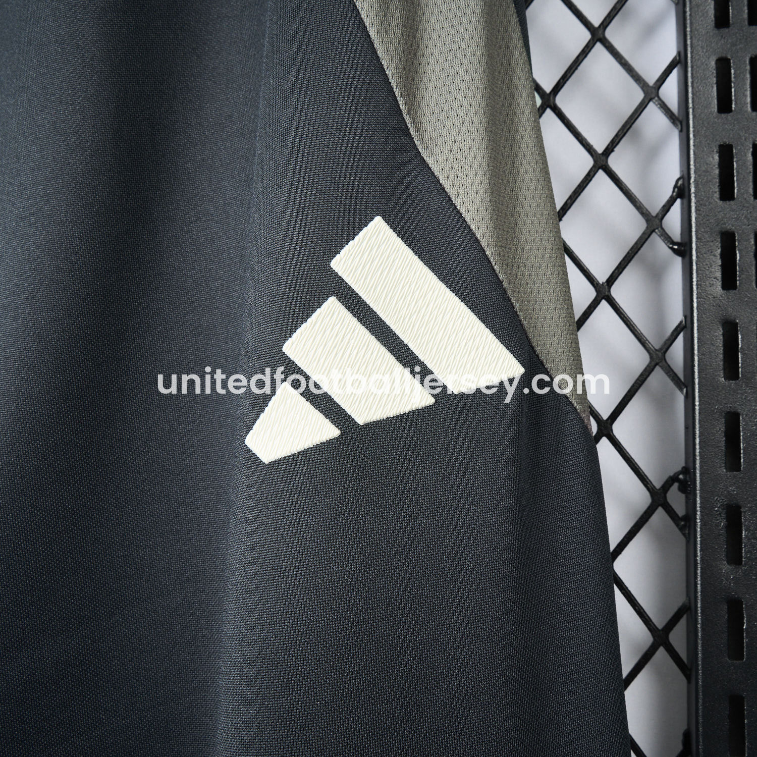 unitedfutballjersey-Real Madrid 24-25 Graphite Grey Training Pants - Player Version